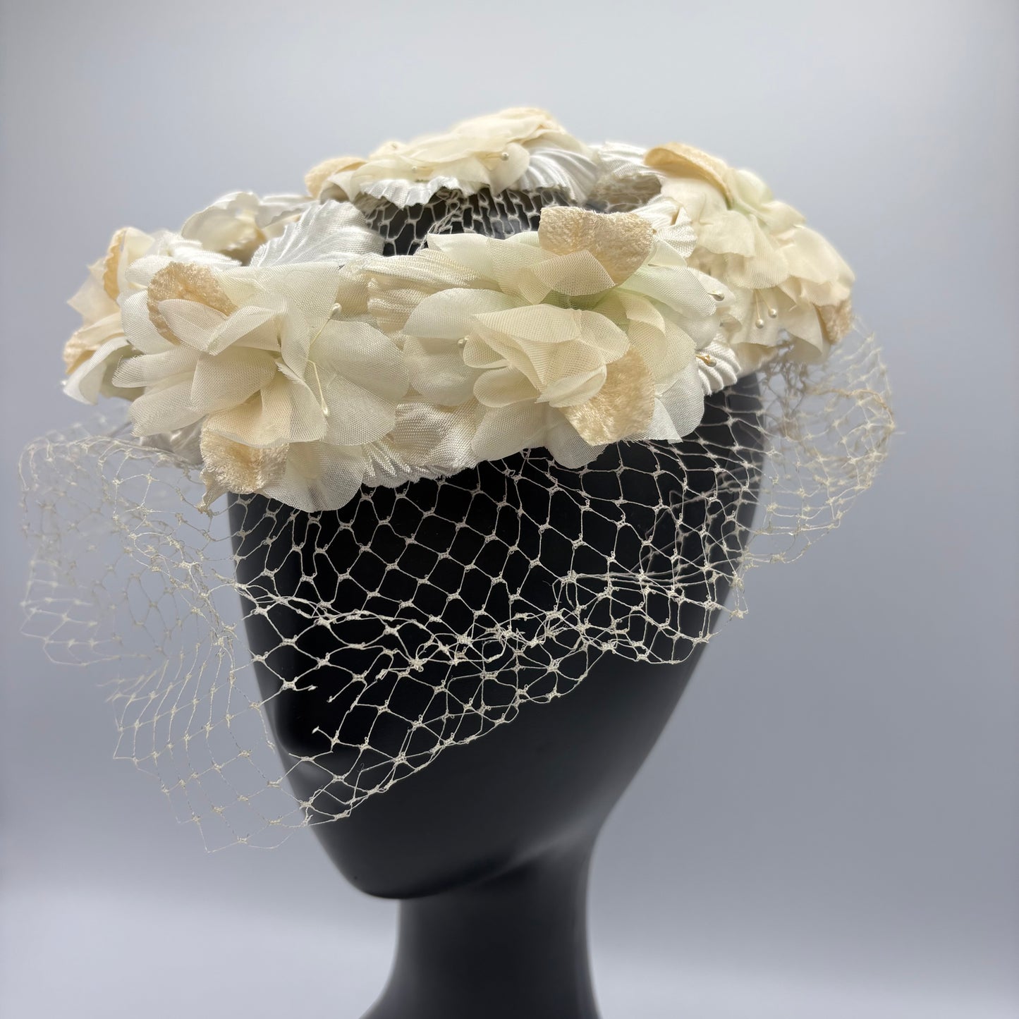 1950s Floral Halo Half Hat With Veil