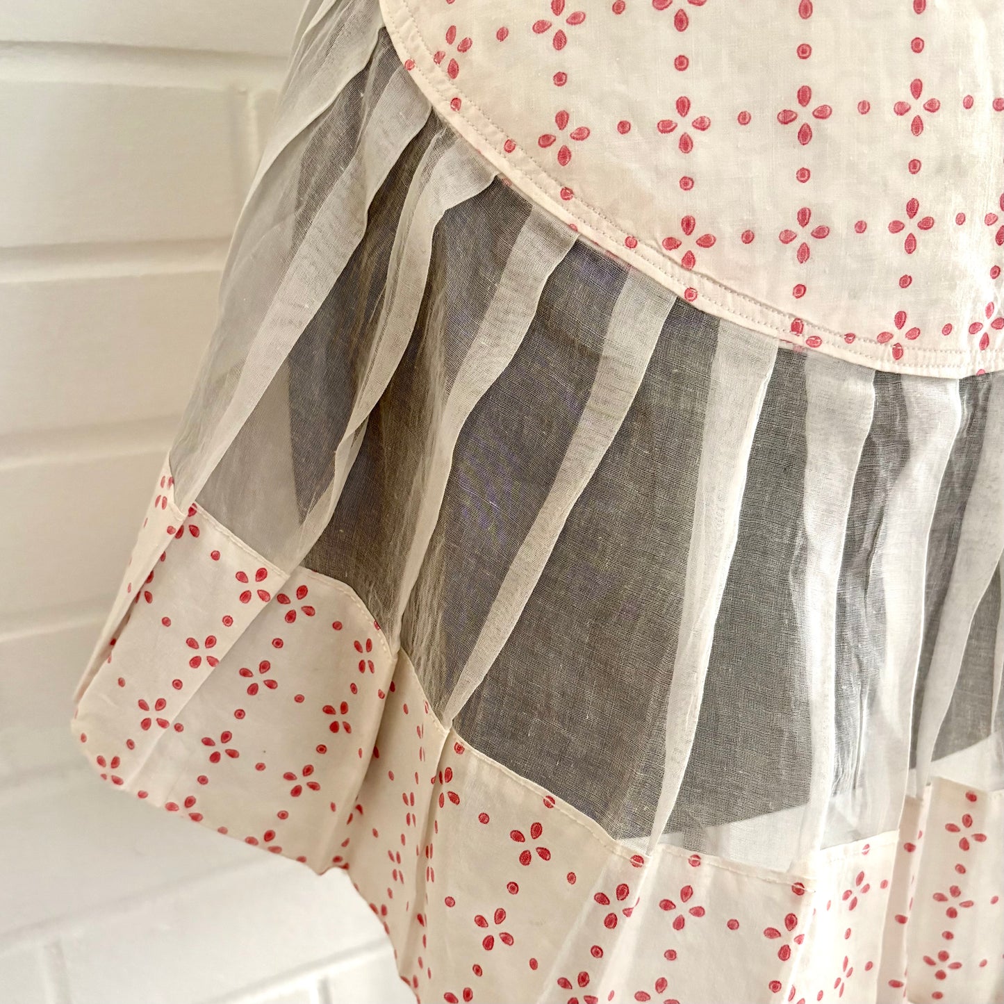 1950s Vintage Pleated Party Apron