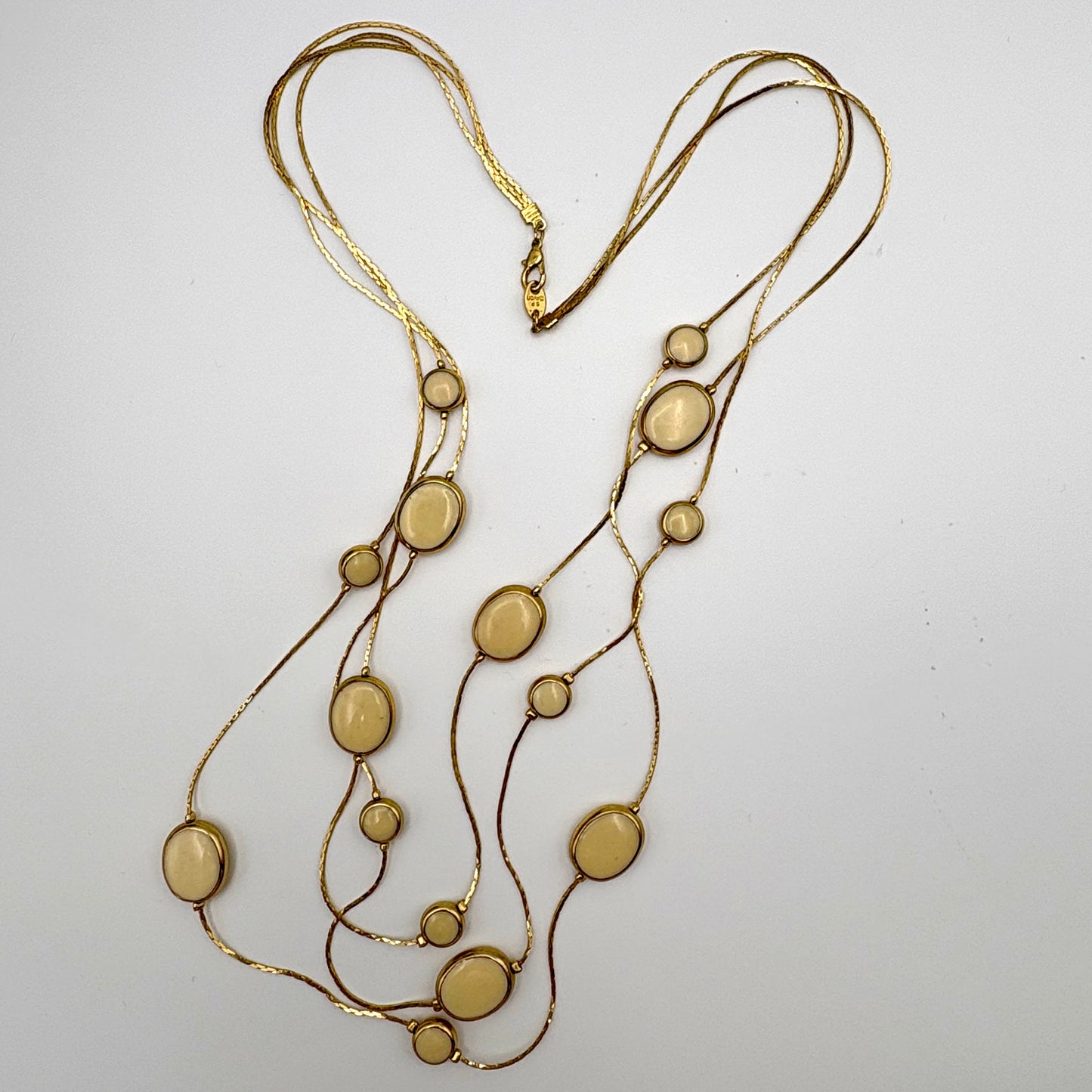 1995 Avon Tailored Classic Necklace