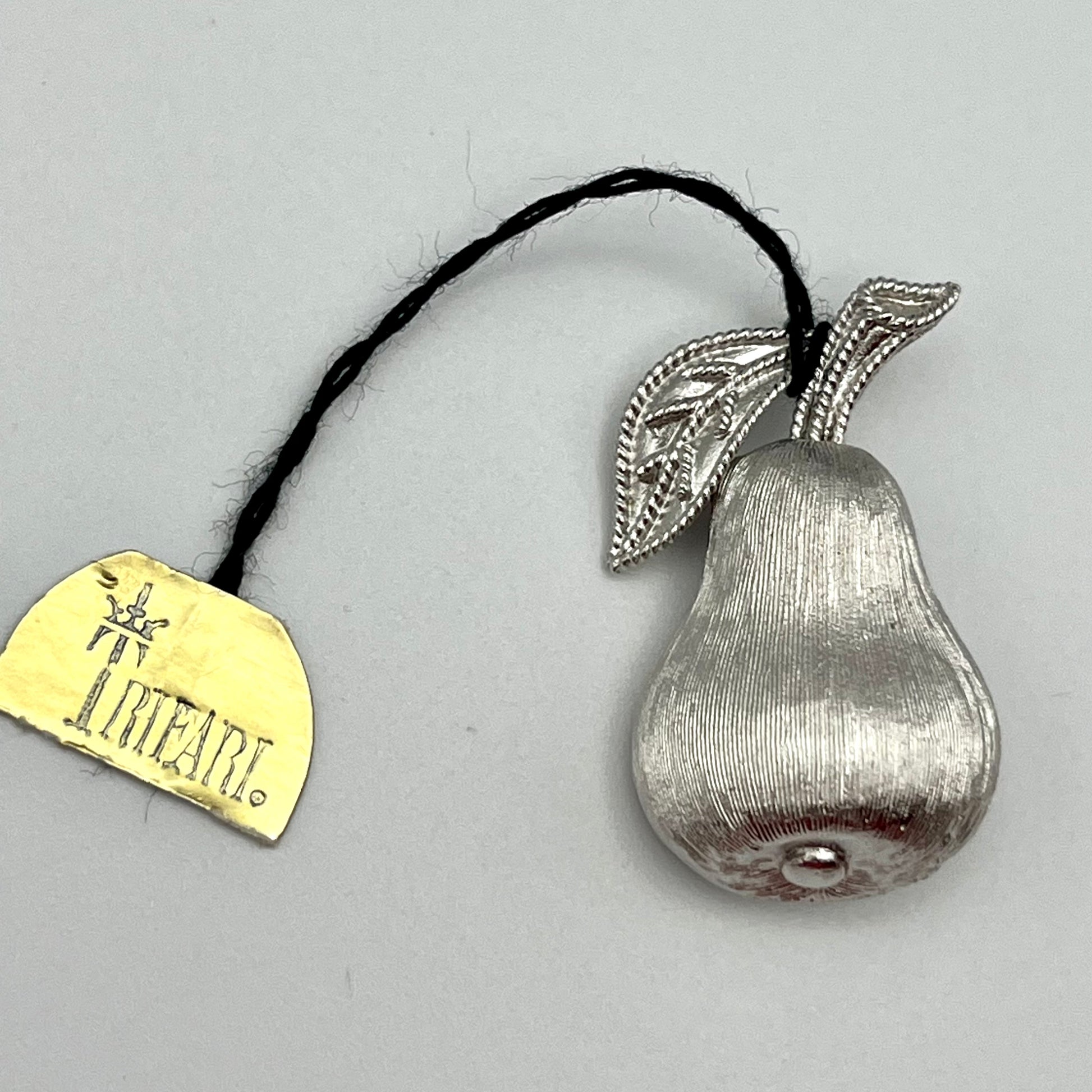 1950s Trifari Pear Brooch with Original Tags – Retro Kandy Vintage