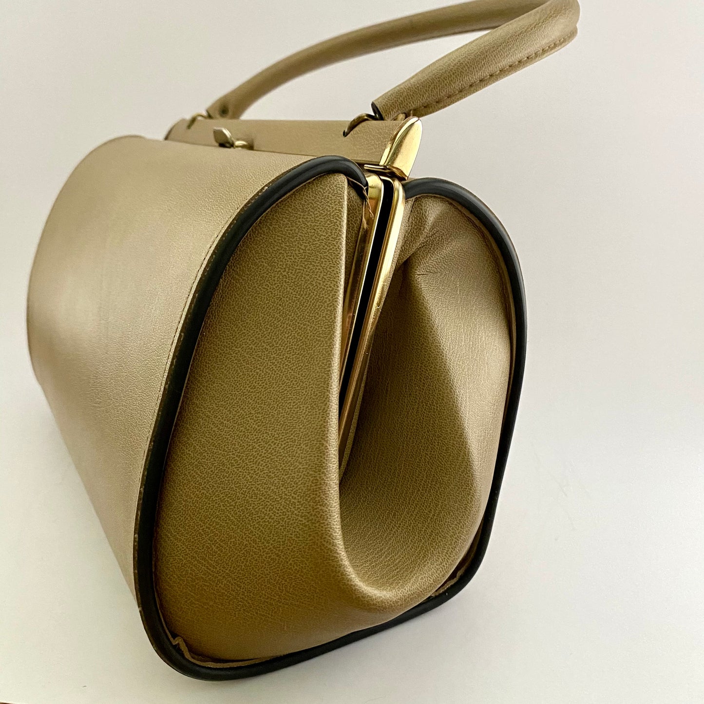 1960s Doctor Style Handbag