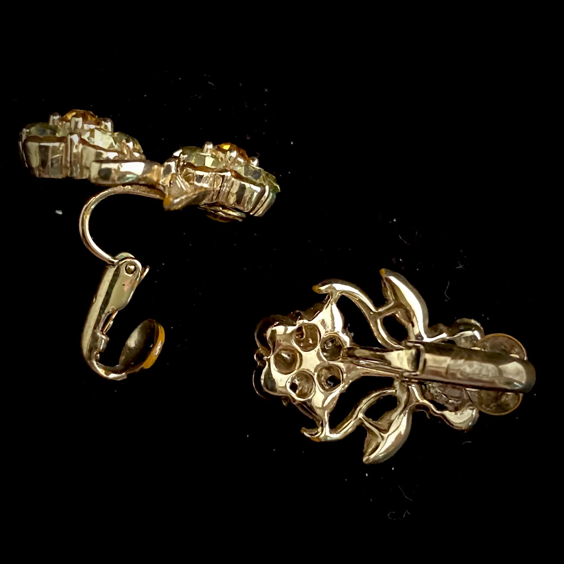 Late 50s/ Early 60s Coro Rhinestone Flower Earrings - Retro Kandy Vintage