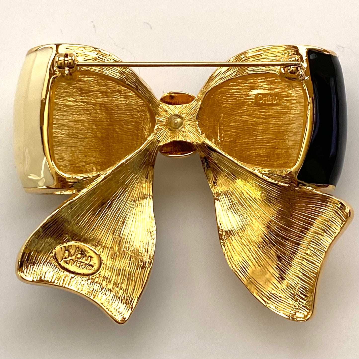 2000s Joan Rivers Bow Brooch