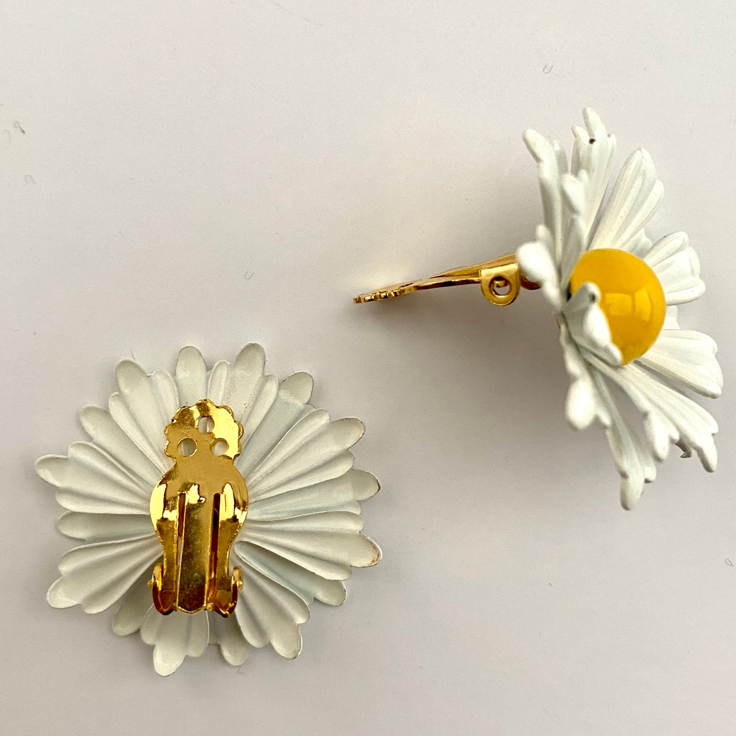 Late 60s/ Early 70s Daisy Enamel Flower Earrings