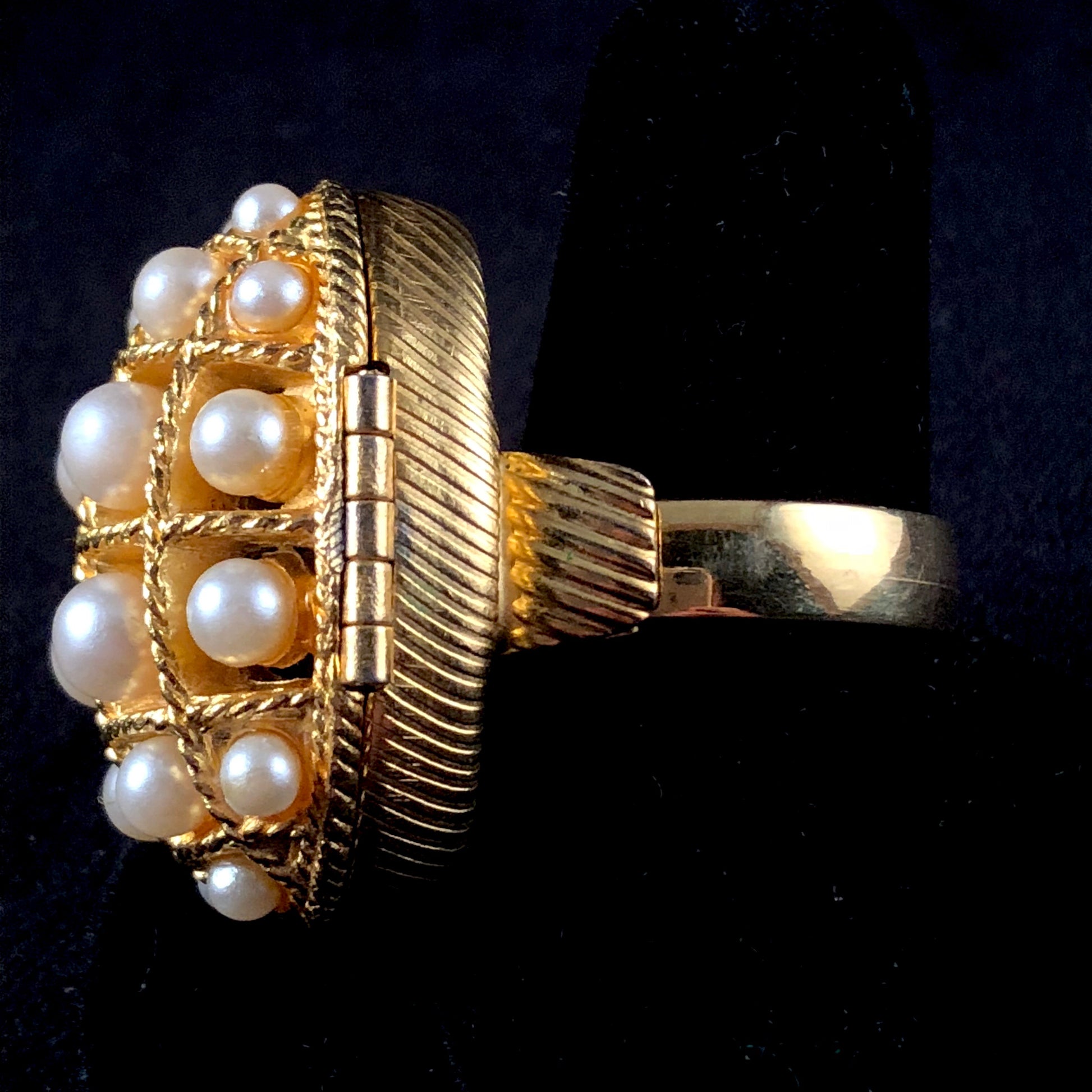 1970 Avon Ring of Pearls Glace Ring - Retro Kandy Vintage