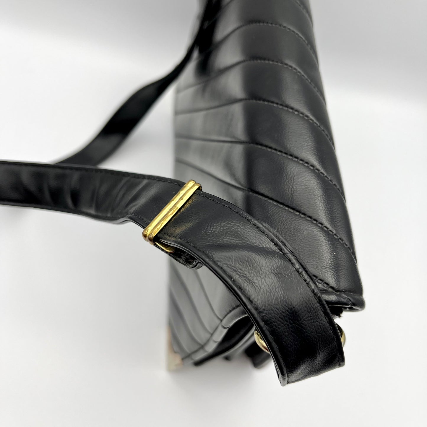 1960s Black Shoulder Bag With Adjustable Strap
