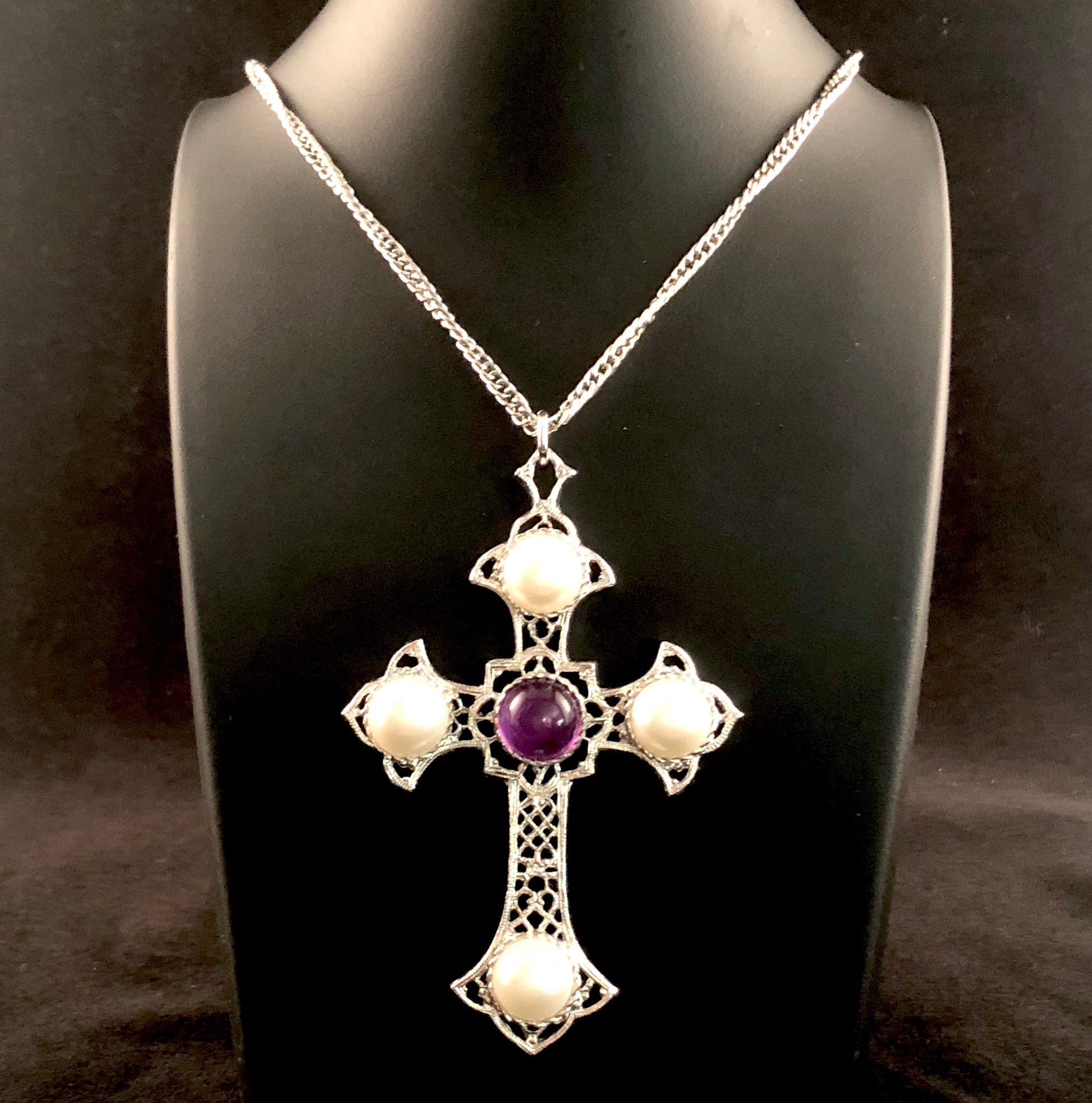 Early to Mid 70s Sarah Coventry Crusader Cross Necklace in Original Box - Retro Kandy Vintage