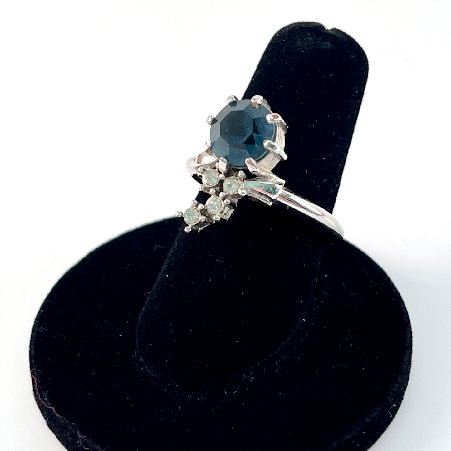 1975 Avon Indiglow Ring