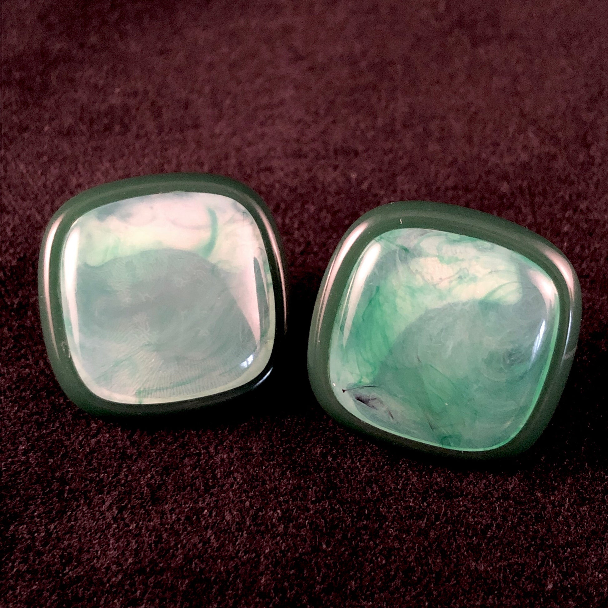 1986 Avon Polished Spectrum Green Earrings - Retro Kandy Vintage