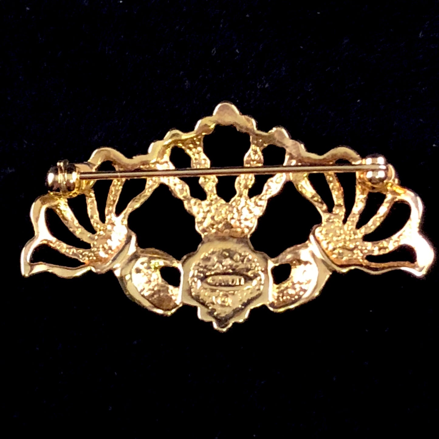 1994 Avon Charming Claddagh Brooch - Retro Kandy Vintage
