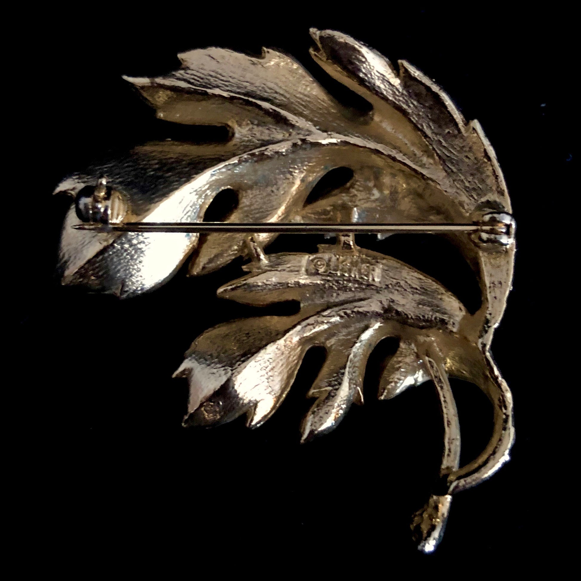 1960s Lisner Textured Leaf Brooch - Retro Kandy Vintage