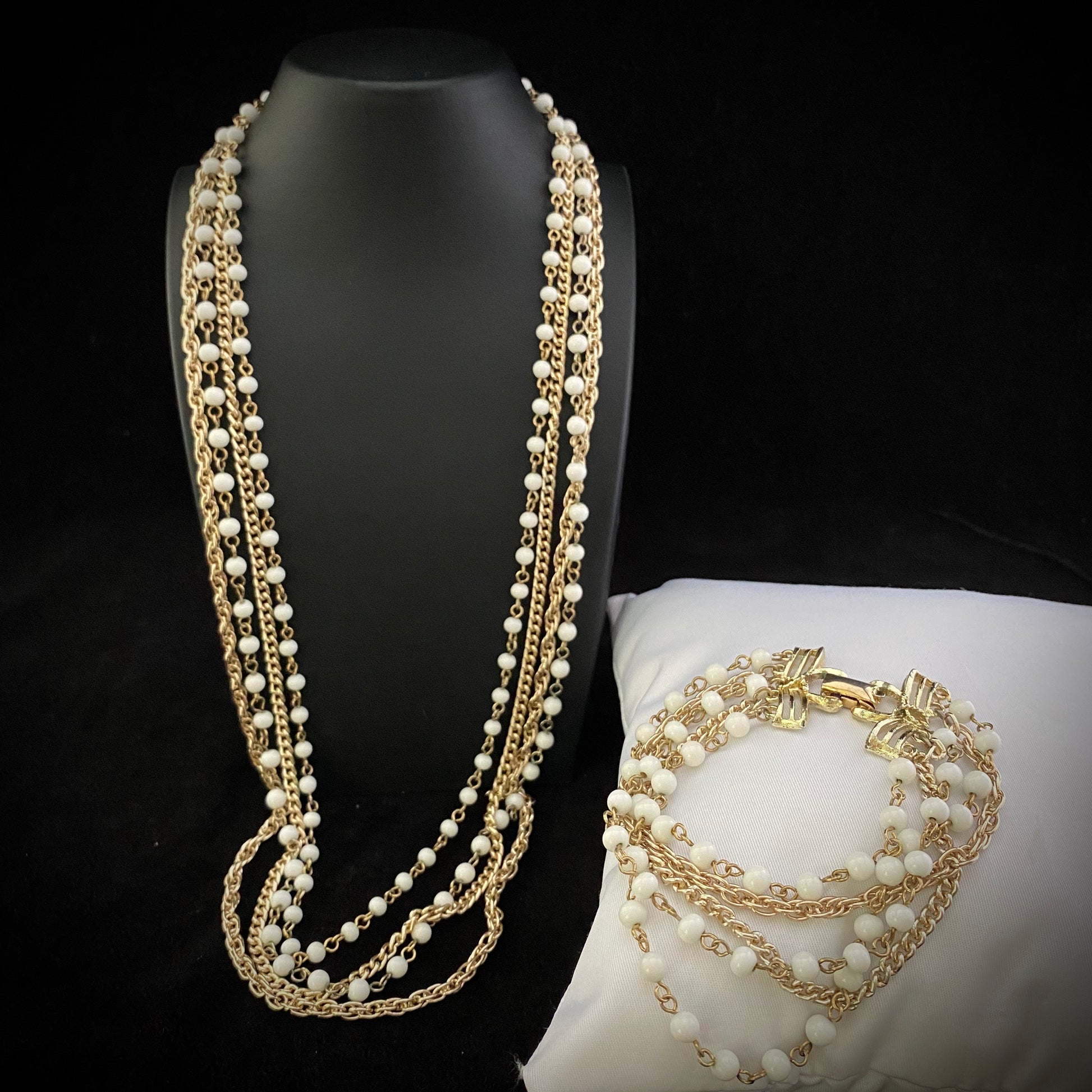 1960s Coro Graduated Necklace & Bracelet Parue - Retro Kandy Vintage