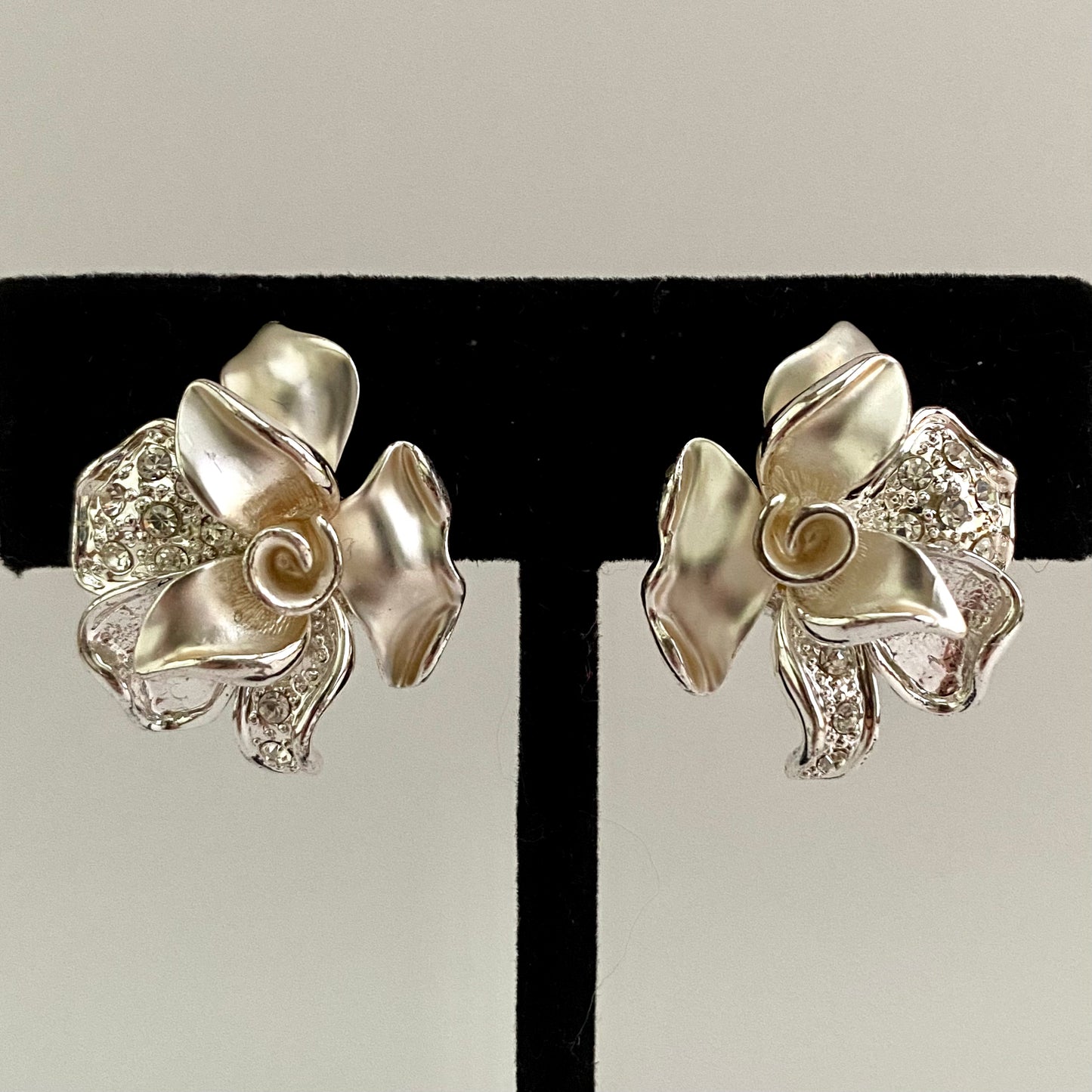 1980s Rhinestone Flower Earrings