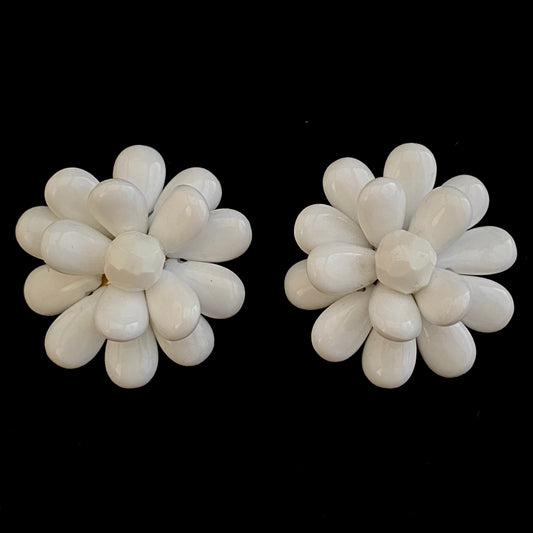 1960s Hong Kong Flower Earrings - Retro Kandy Vintage