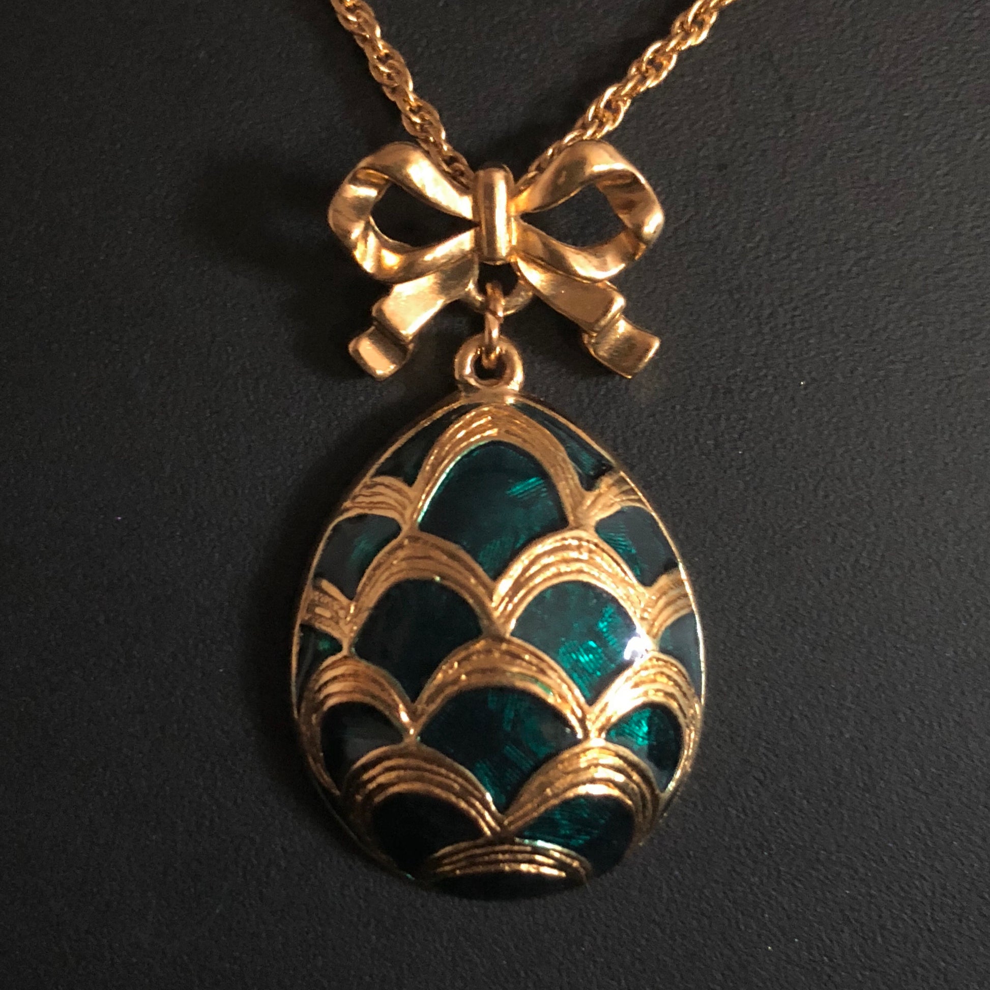1984 Avon Easter Egg Pendant - Retro Kandy Vintage