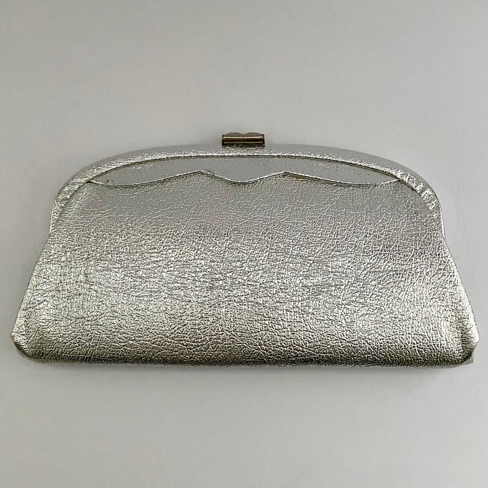 1960s Silver Vinyl Clutch With An Optional Chain Handle – Retro Kandy ...