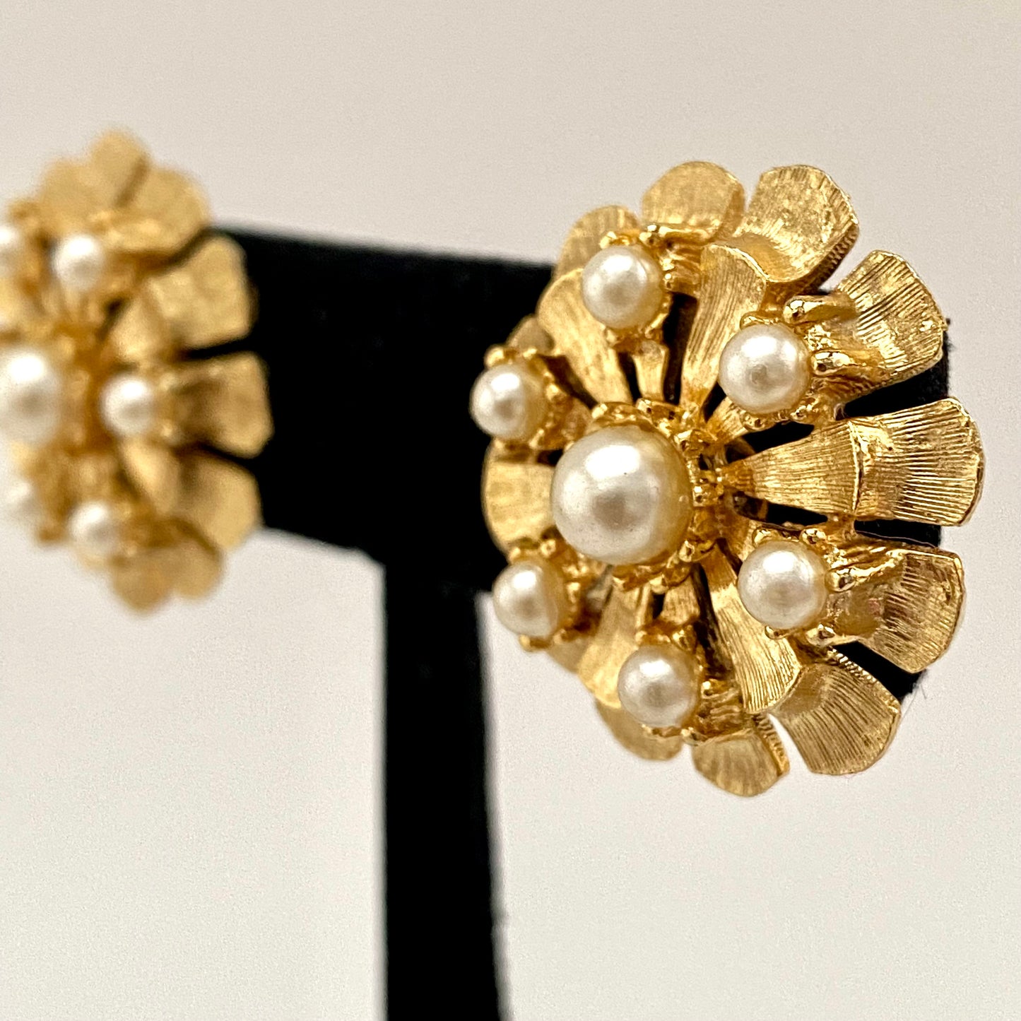 1960s Pearl Flower Earrings