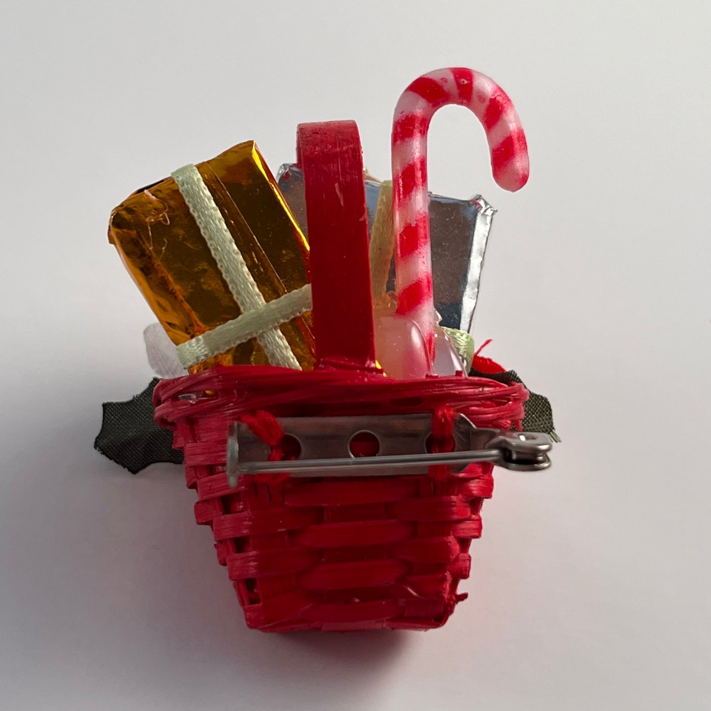 1989 Avon Christmas Wish Basket
