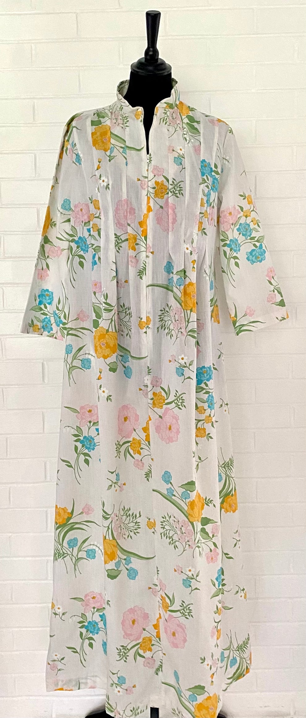 Late 60s/ Early 70s Sears Flowered Robe- New! – Retro Kandy Vintage
