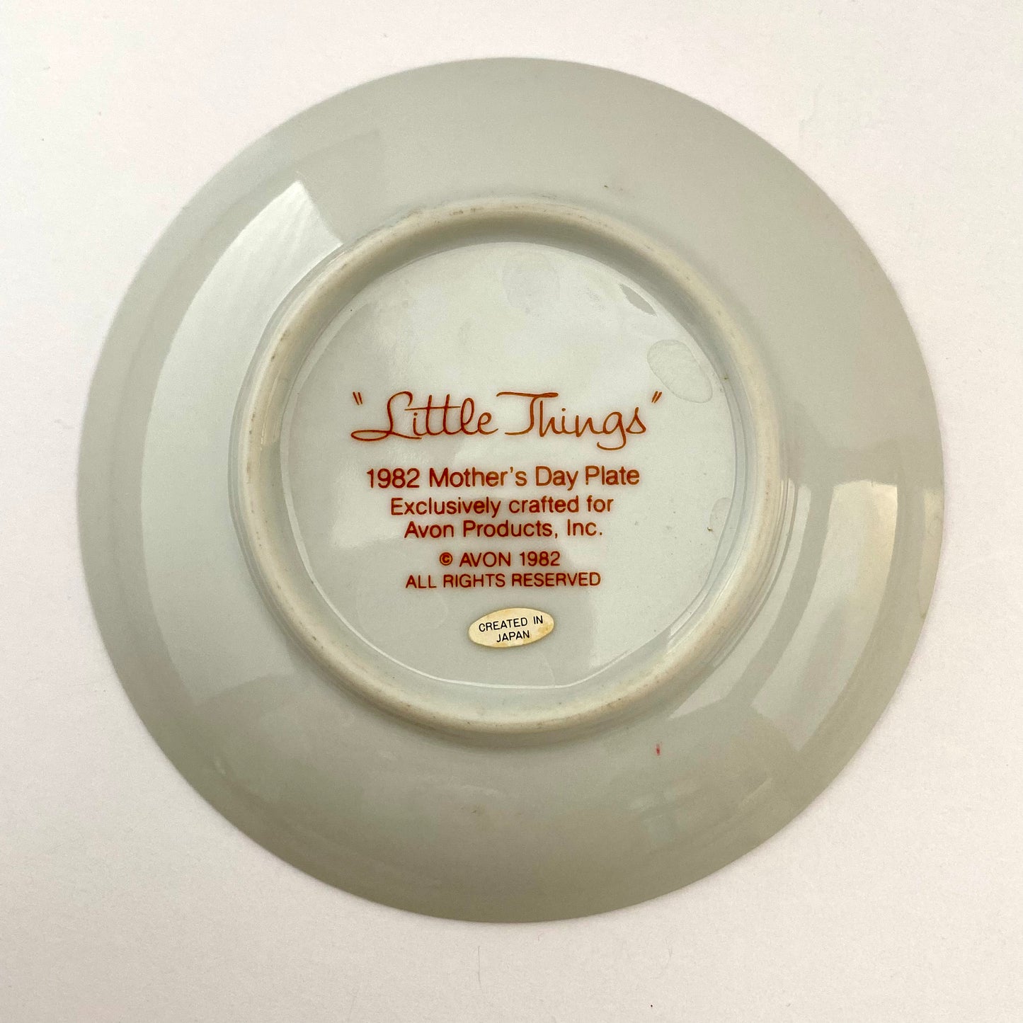 1982 Avon Mother's Day "Little Things Mean A lot" Plate