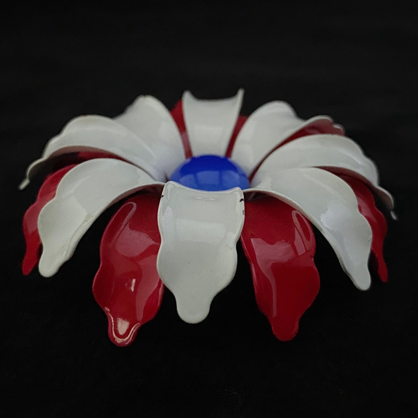 Late 60s/ Early 70s Dome-Shaped Enamel Flower Brooch - Retro Kandy Vintage