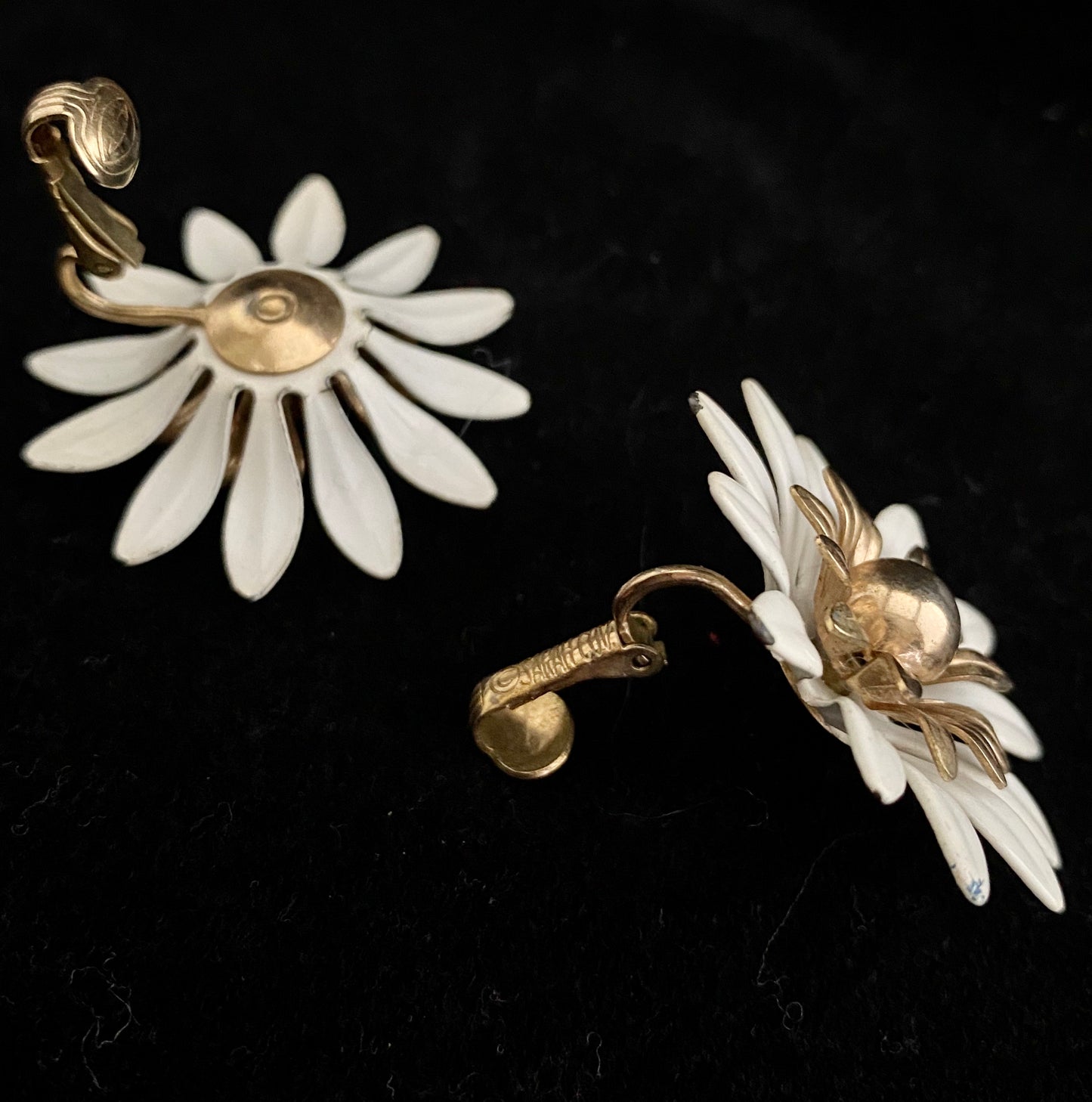 1968 Sarah Coventry Fashion Petals Earrings - Retro Kandy Vintage