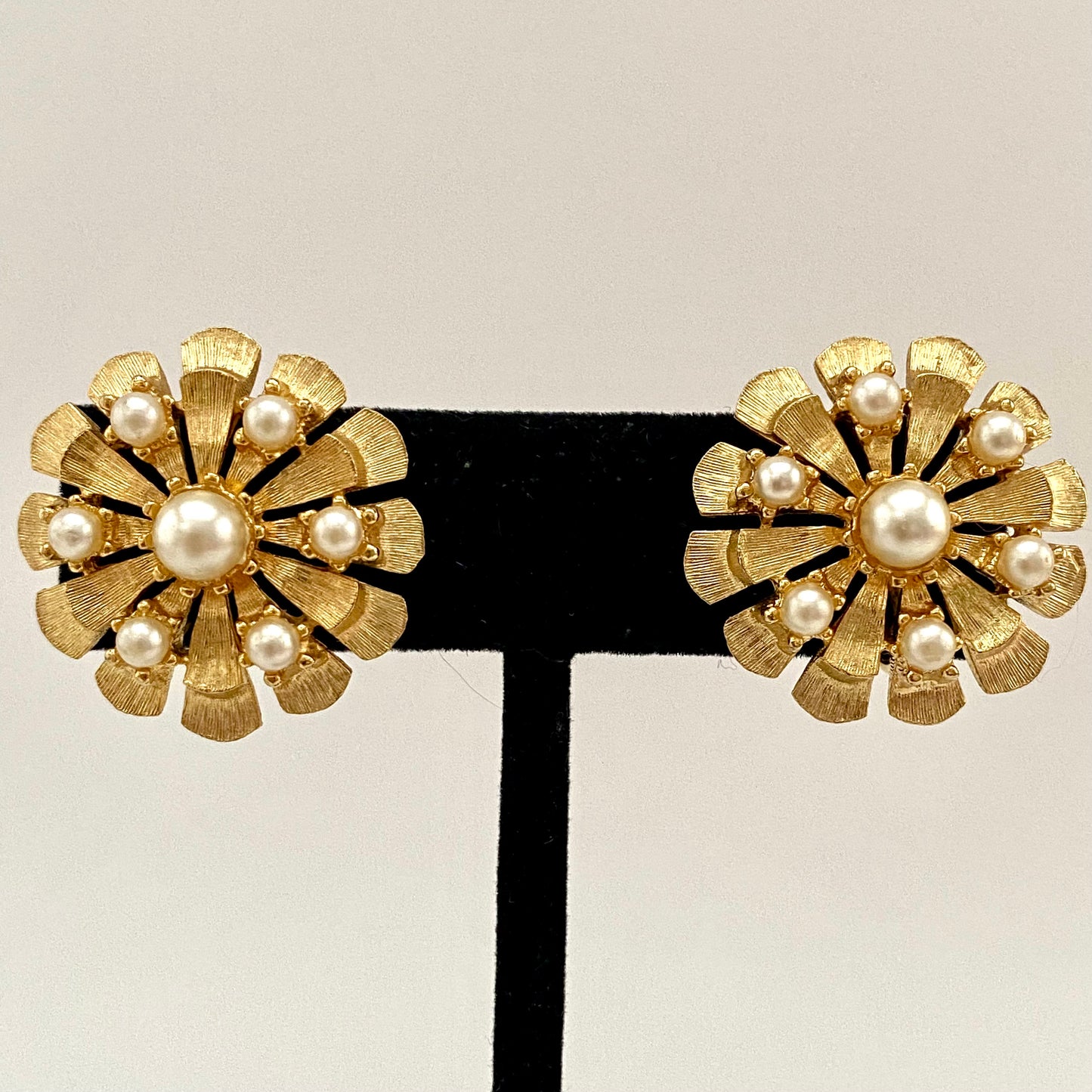 1960s Pearl Flower Earrings