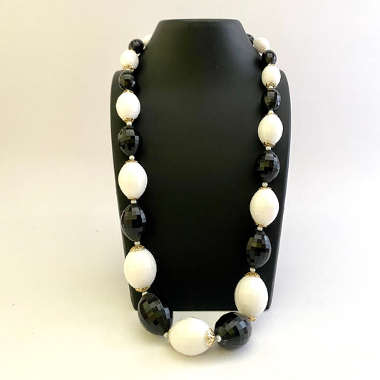 1960s Hong Kong Black & White Oval Bead Necklace