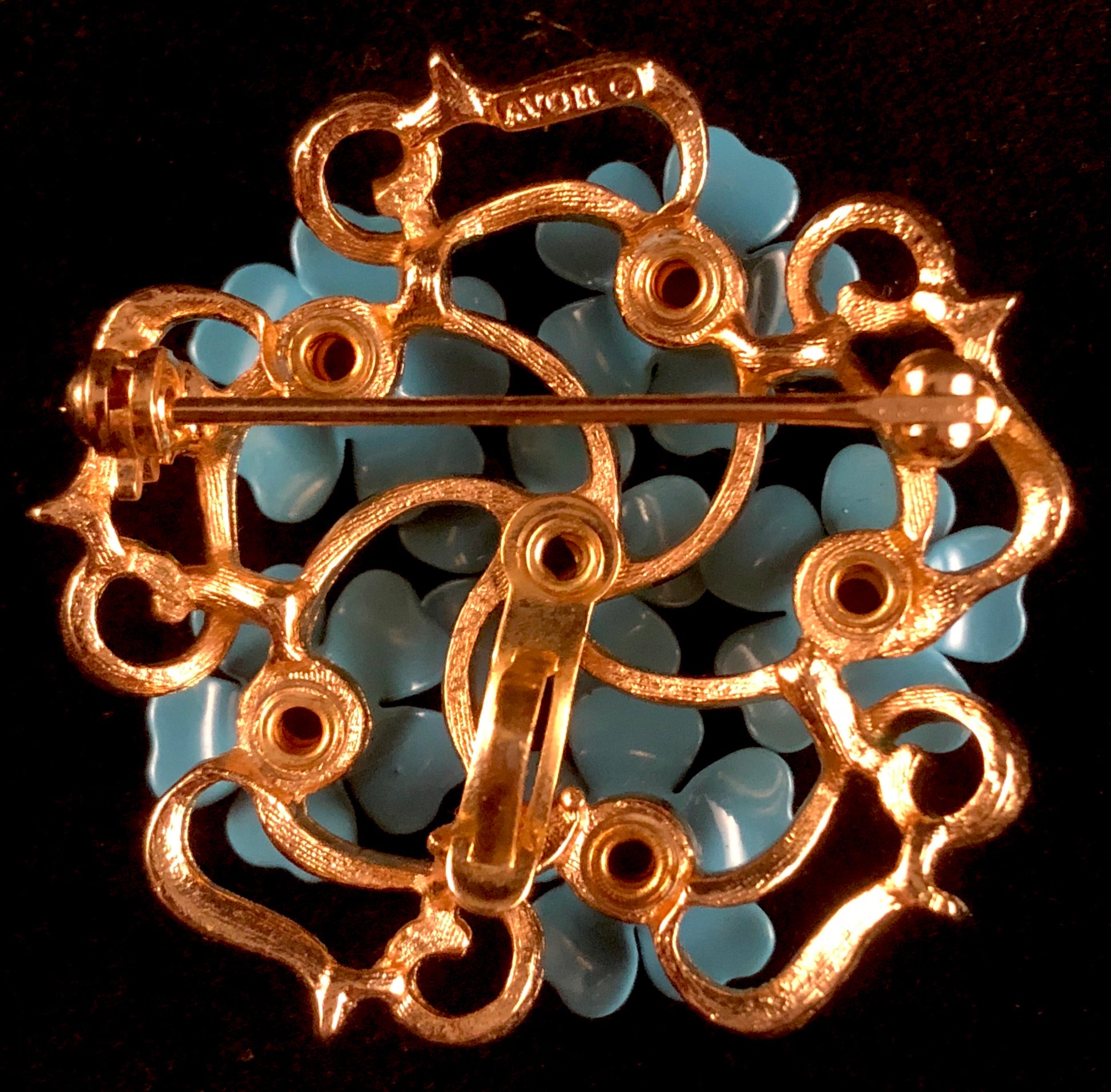 1972 Avon Love Blossoms Necklace - Retro Kandy Vintage