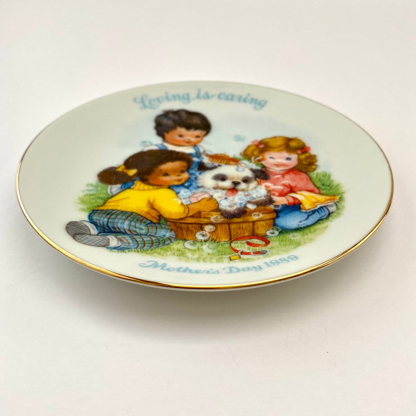 1989 Avon Mother's Day "Loving is Caring" Plate