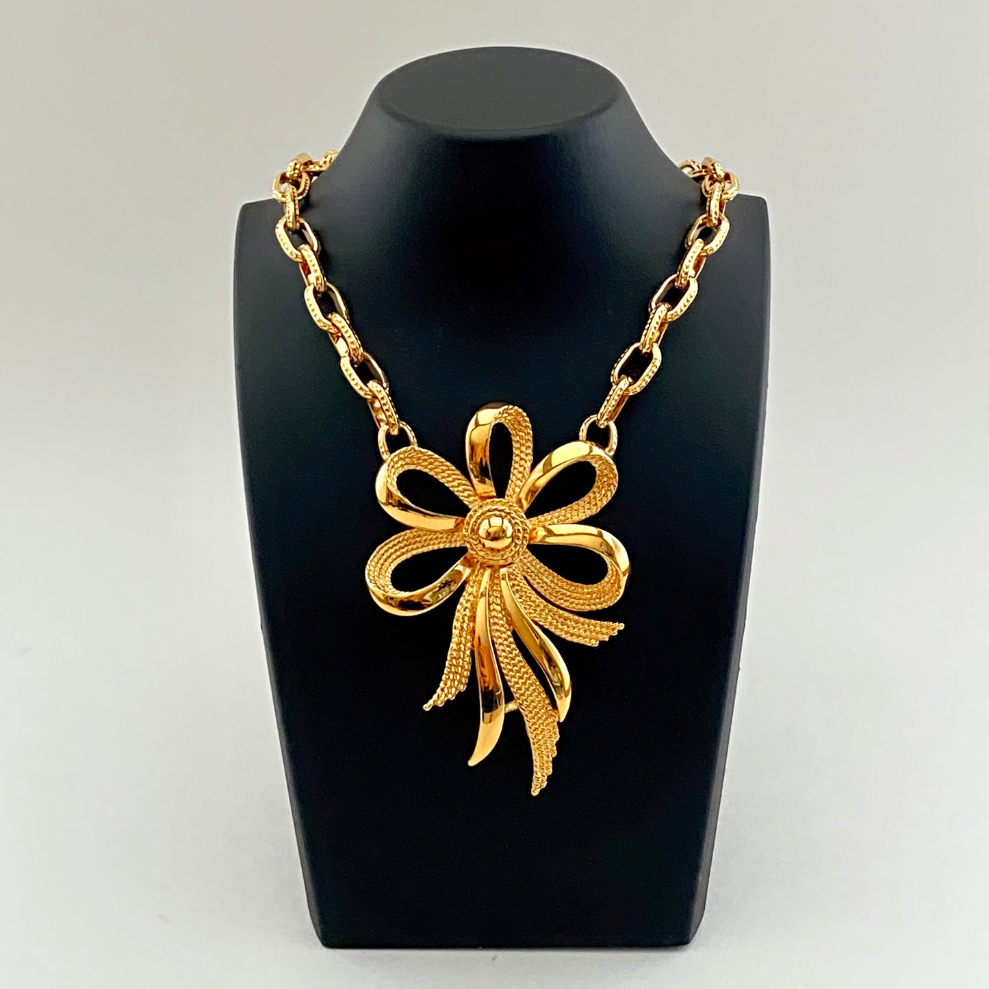 1980s Monet Bow Pendant Chain Necklace