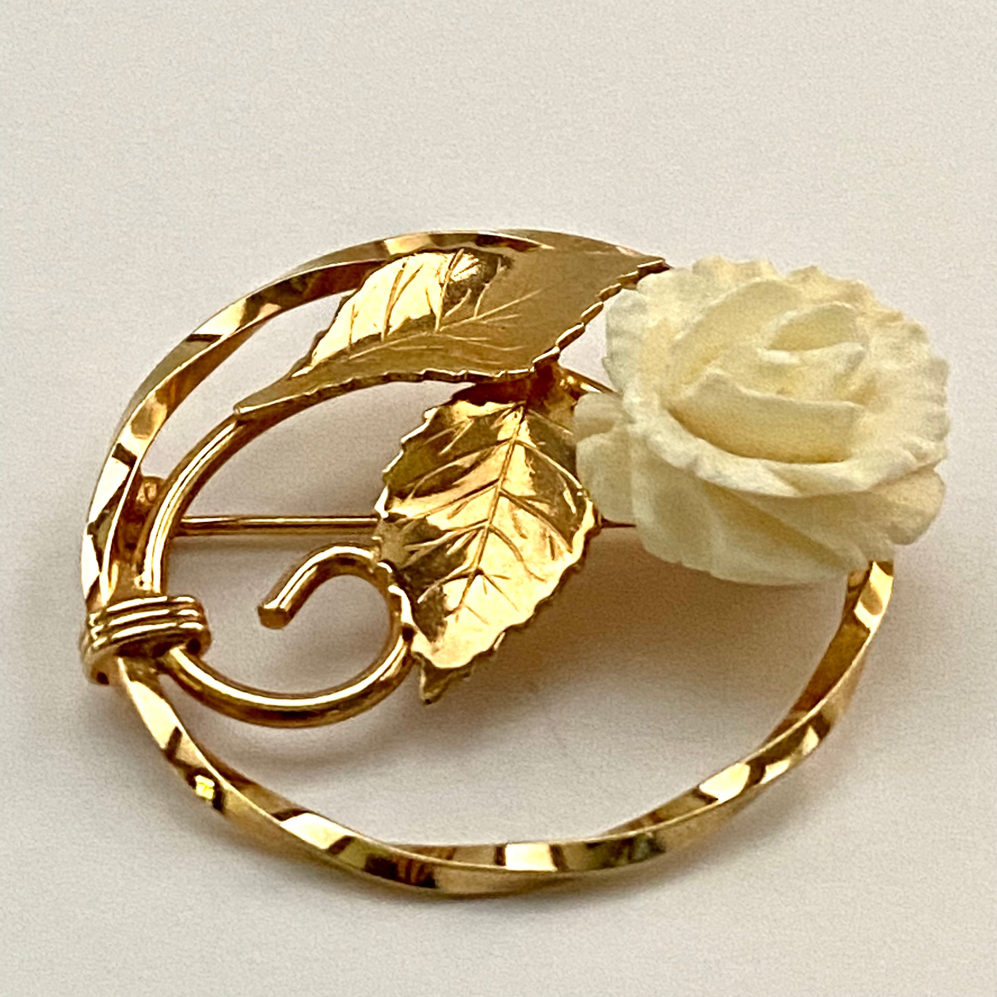 Catamore brooch 2025