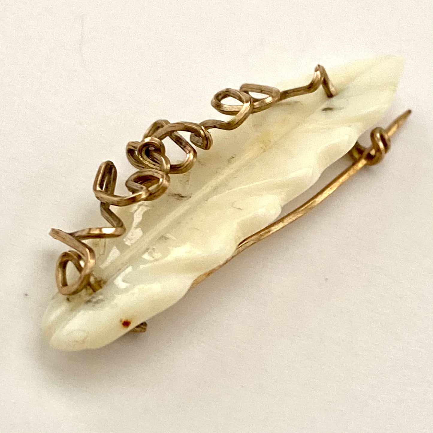 1940s Mother-Of-Pearl Brooch