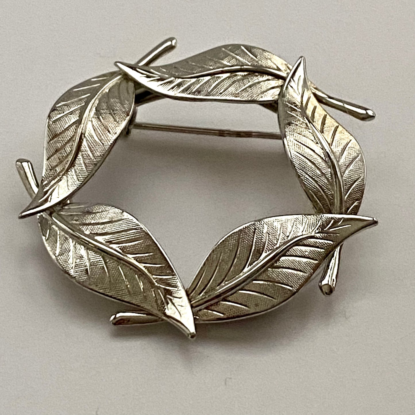 1960s Silver-Tone Leaf Circle Pin