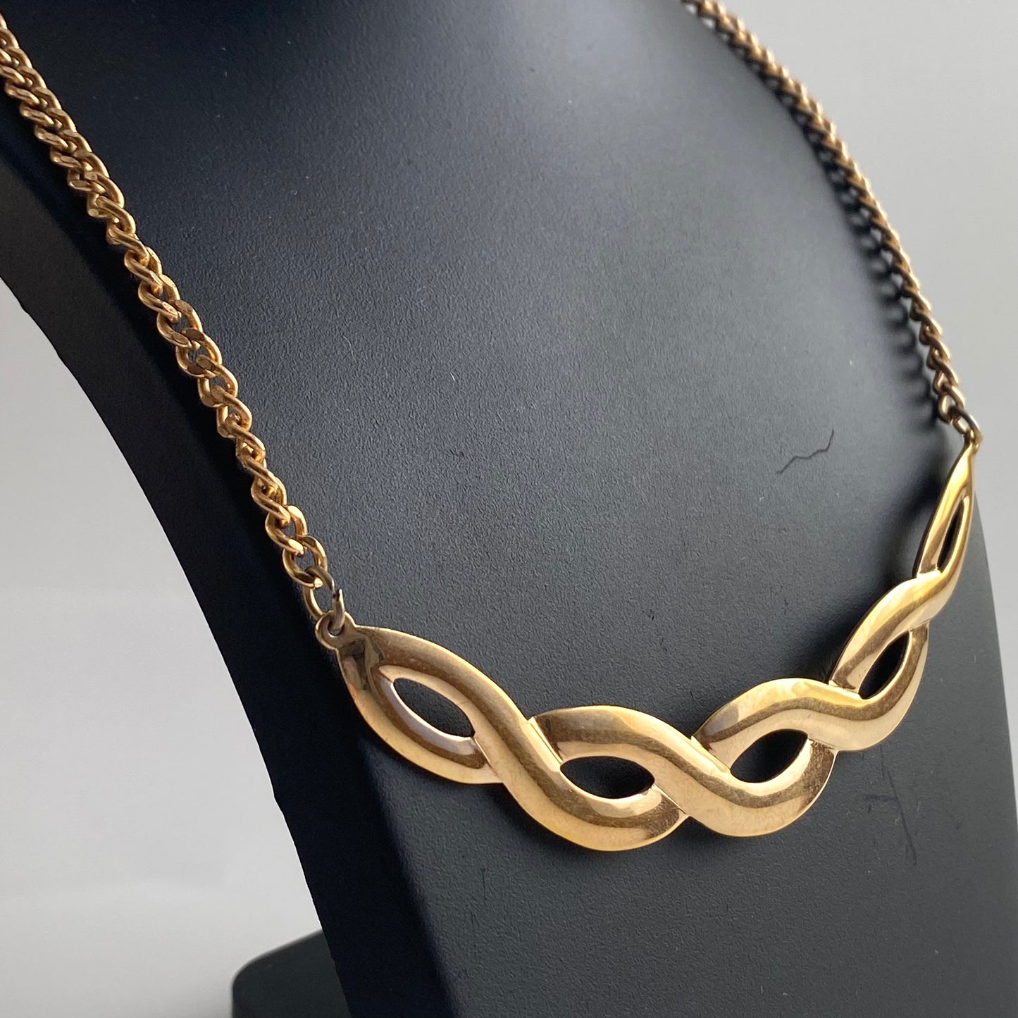 1976 Sarah Coventry Fashion Braids Necklace