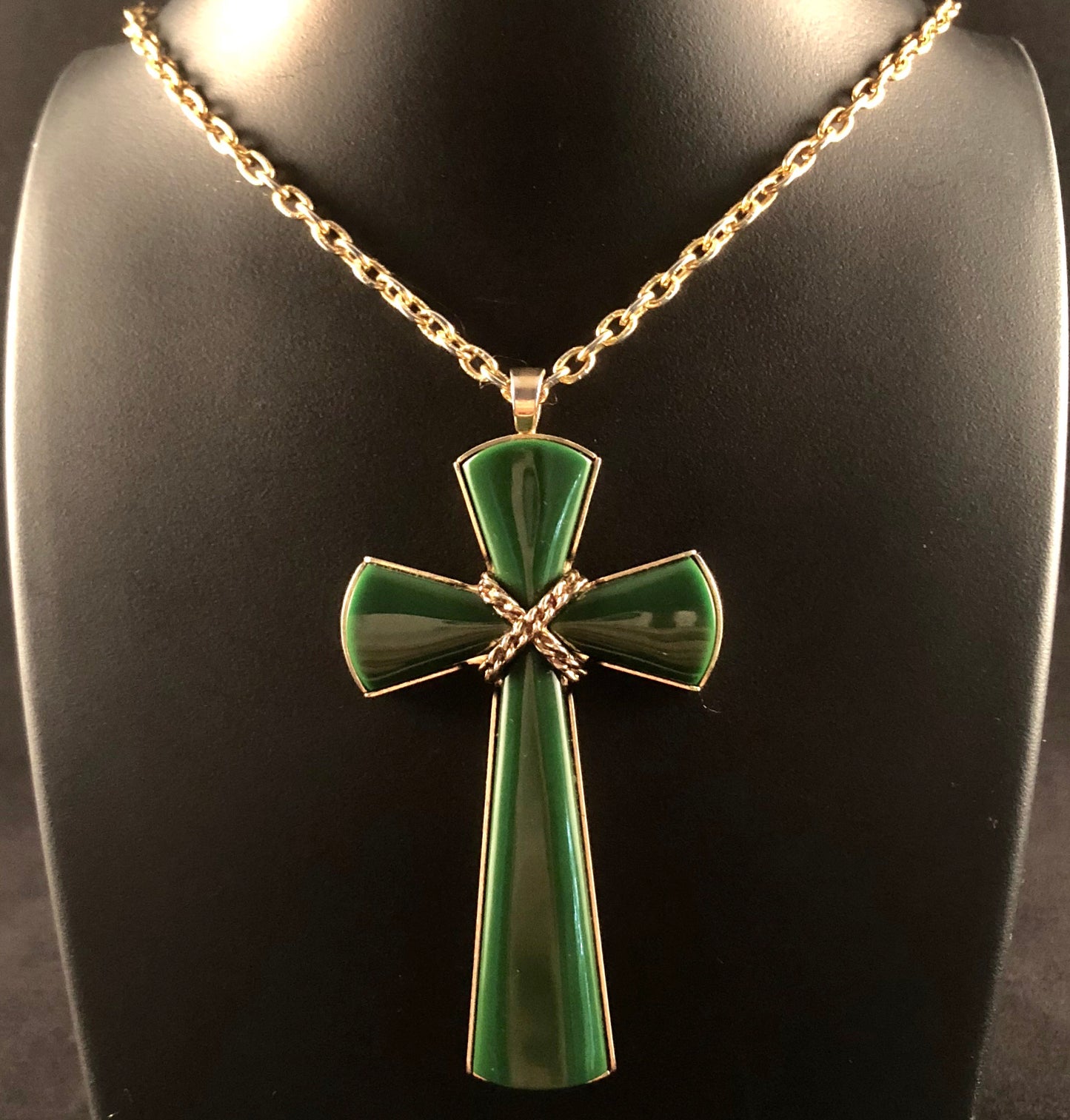 1976 Avon Juliet Cross Necklace - Retro Kandy Vintage