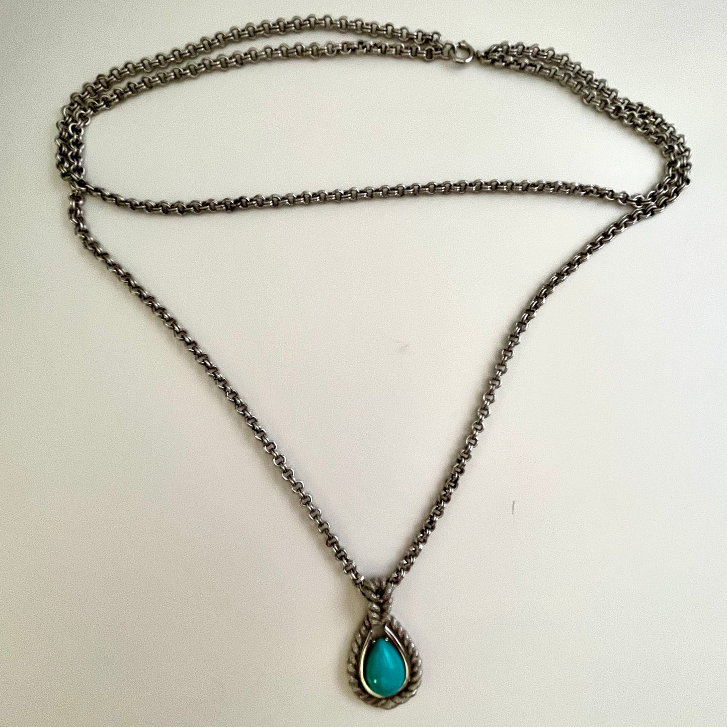 1972 Avon Blue Teardrop Pendant Necklace