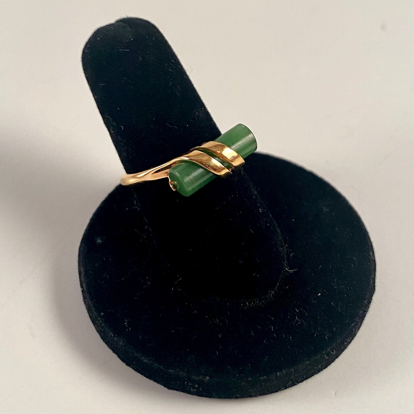 1978 Avon Captured Jade Ring