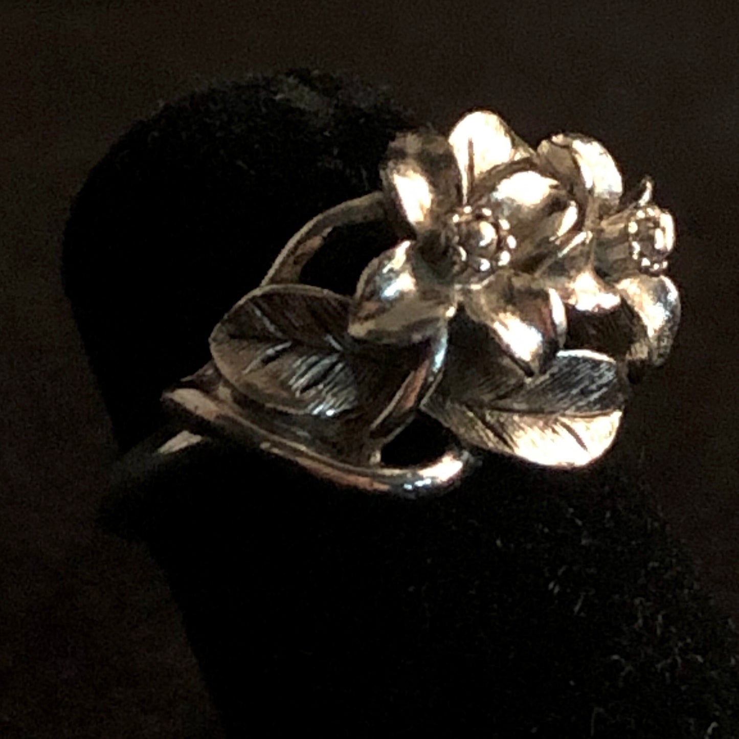 1975 Avon Orchard Blossoms Ring - Retro Kandy Vintage