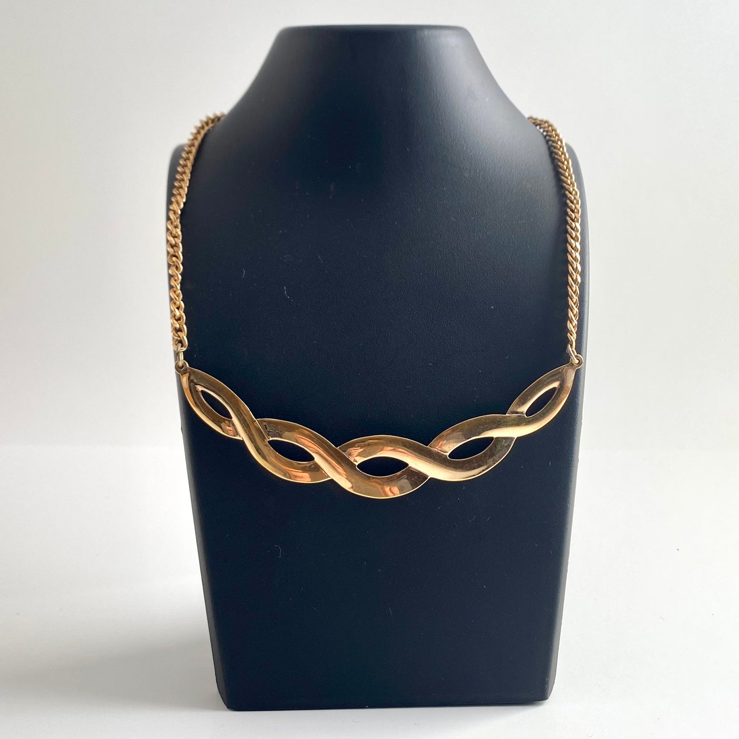1976 Sarah Coventry Fashion Braids Necklace