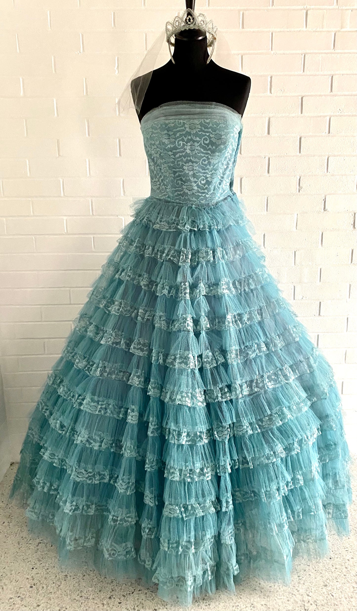 Late 50s/ Early 60s Tulle Strapless Formal Dress