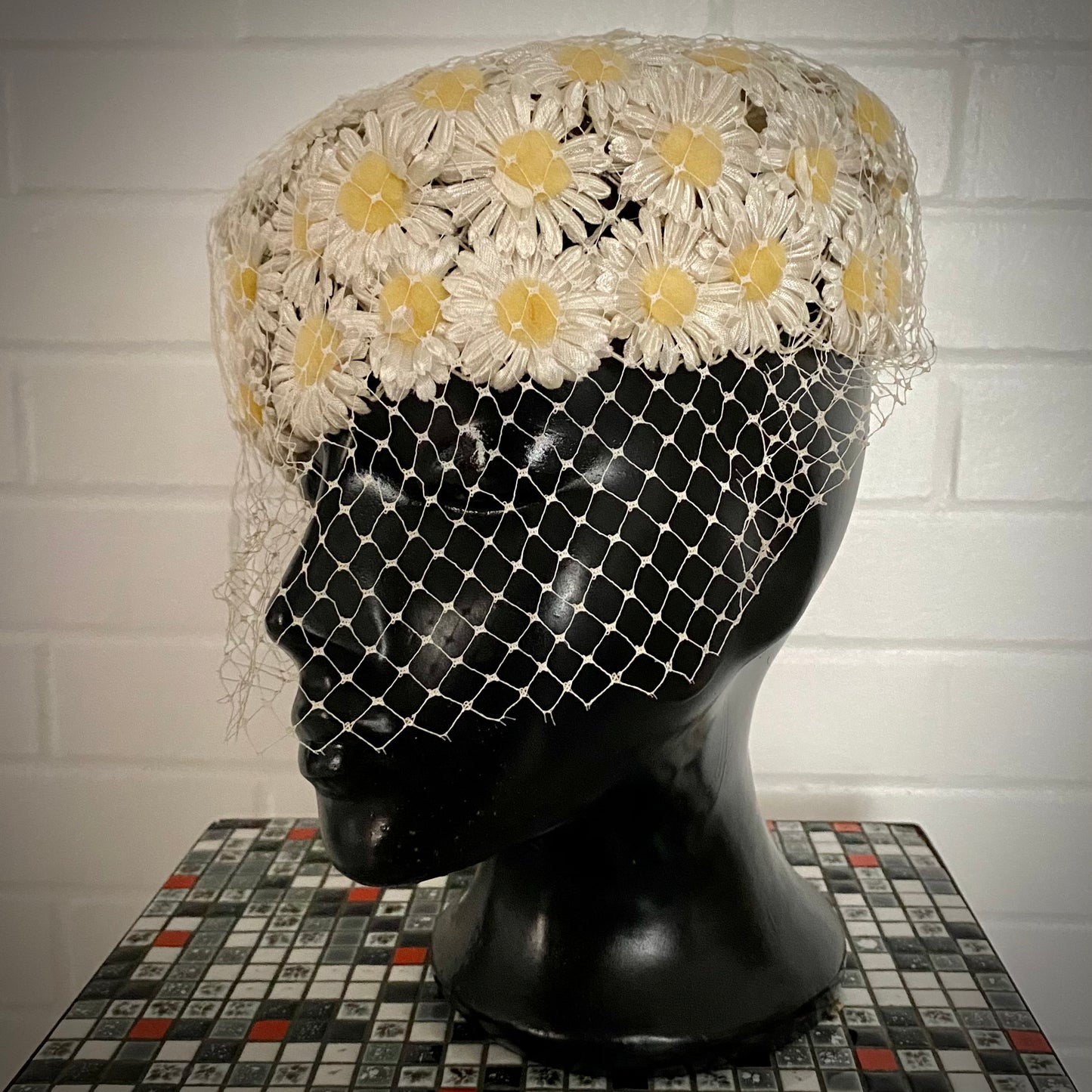 Late 50s/ Early 60s Daisy Hat With Veil