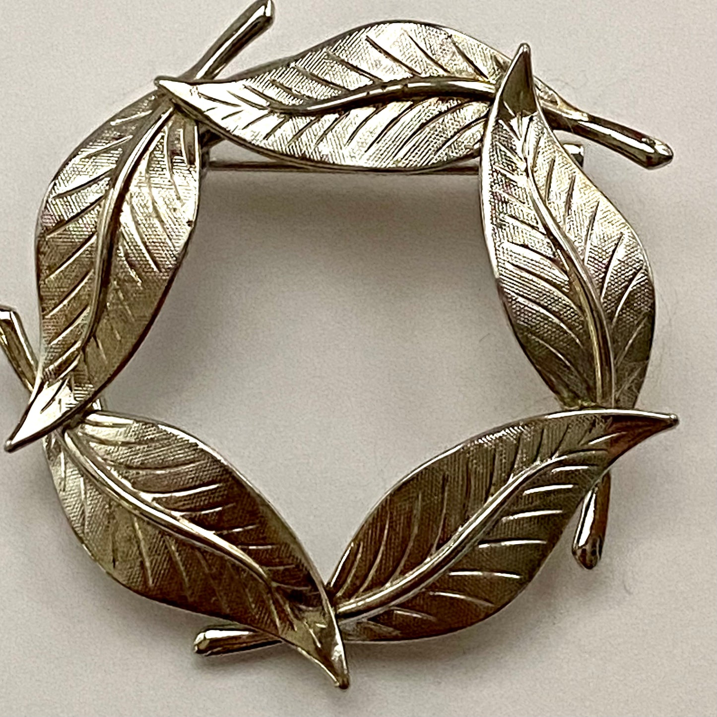 1960s Silver-Tone Leaf Circle Pin