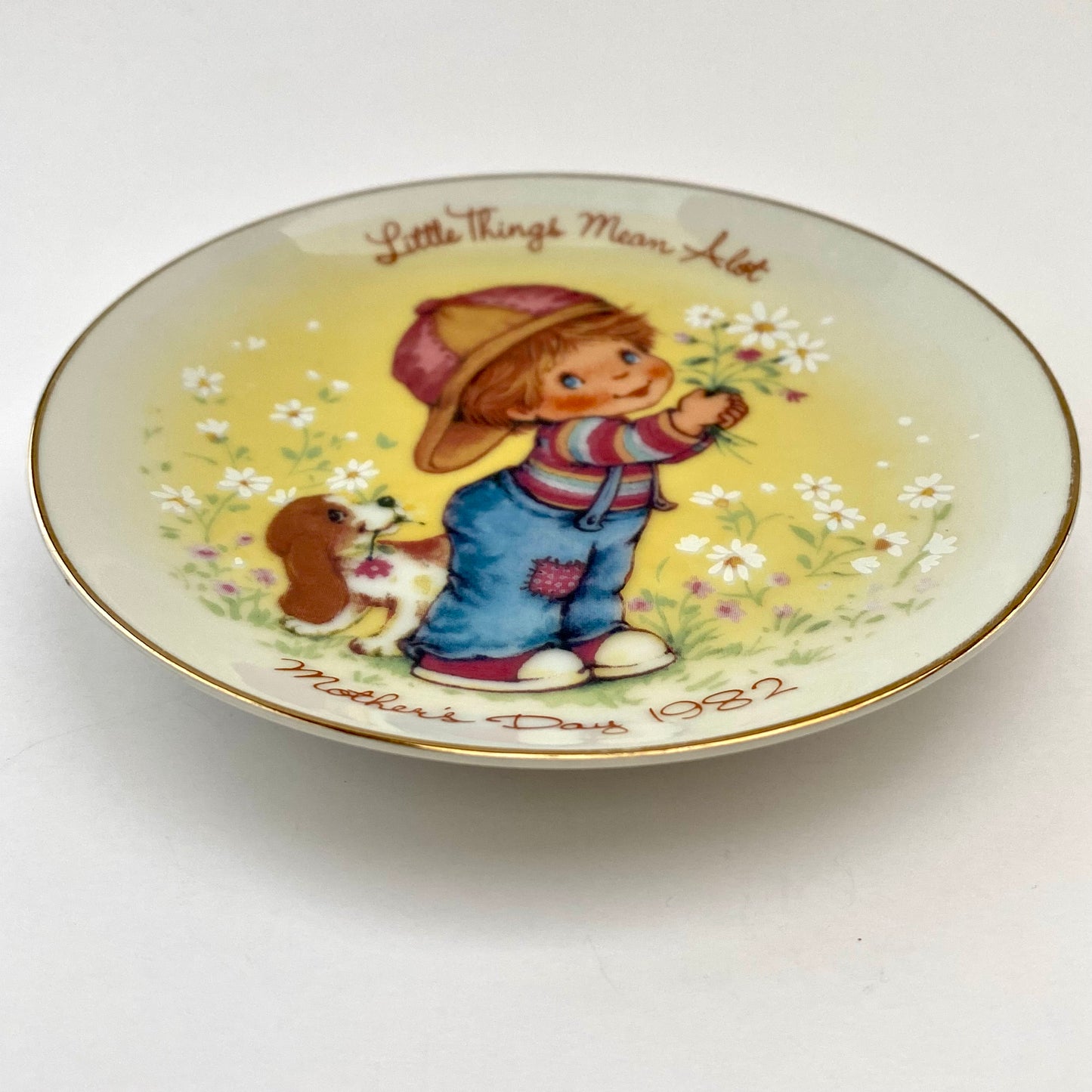 1982 Avon Mother's Day "Little Things Mean A lot" Plate
