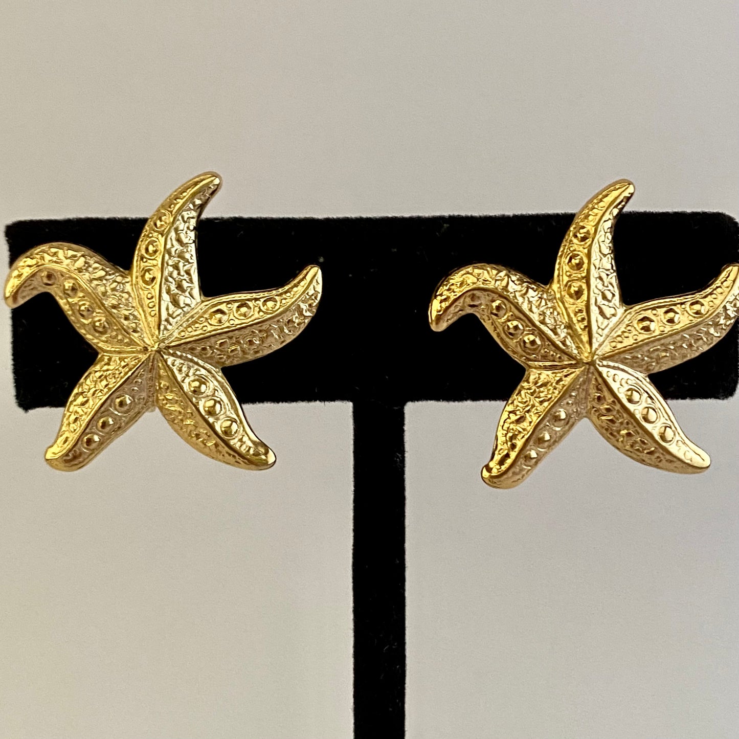 1987 Avon Starfish Clip Earrings