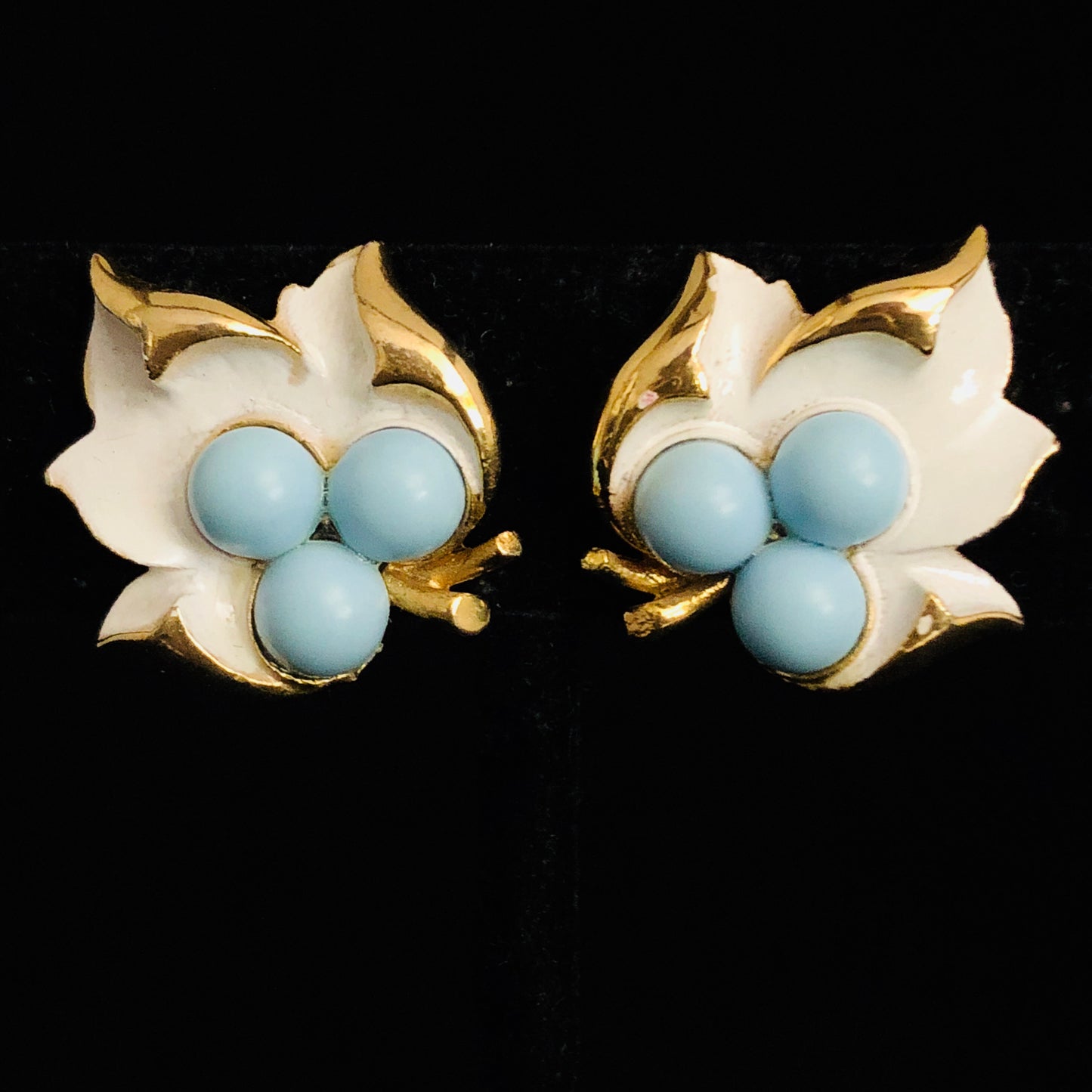 1967 Sarah Coventry Placid Beauty Earrings - Retro Kandy Vintage