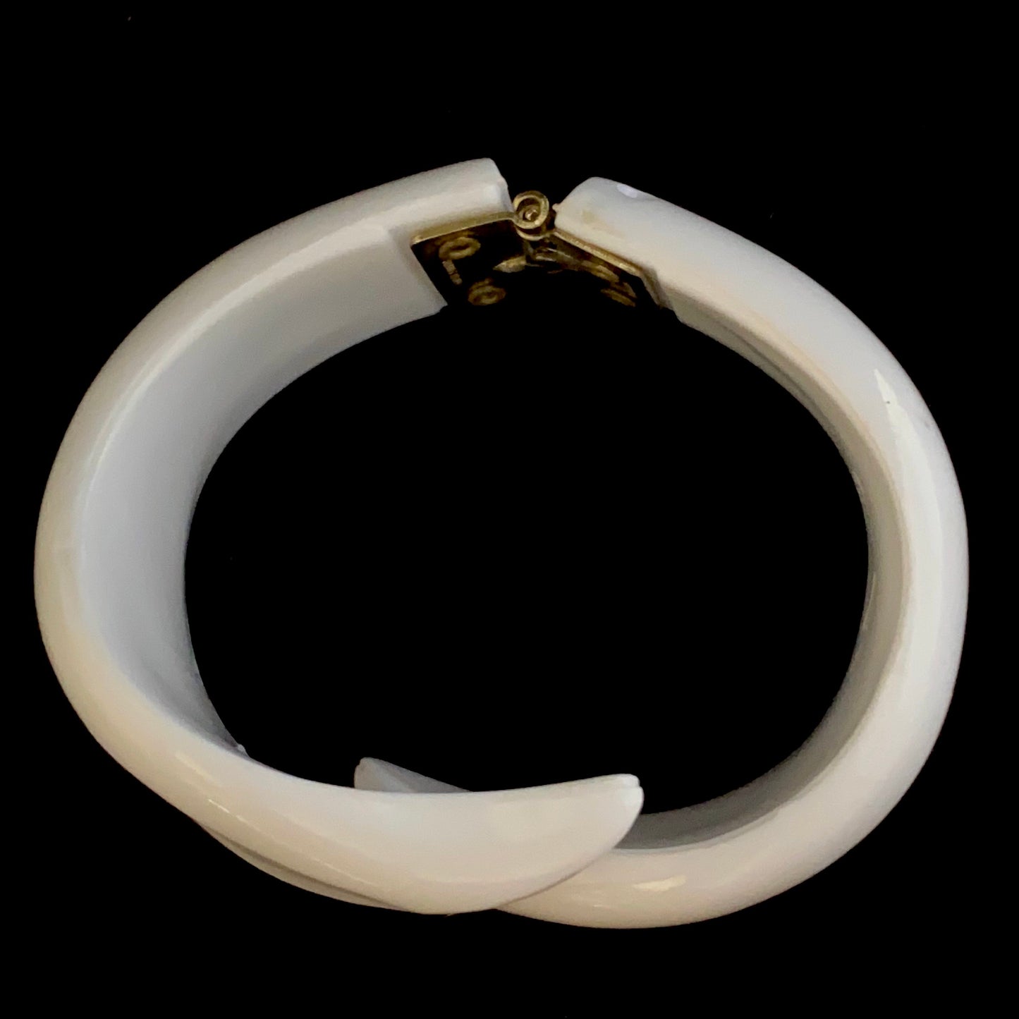 Late 70s/ Early 80s Hong Kong White Bracelet - Retro Kandy Vintage