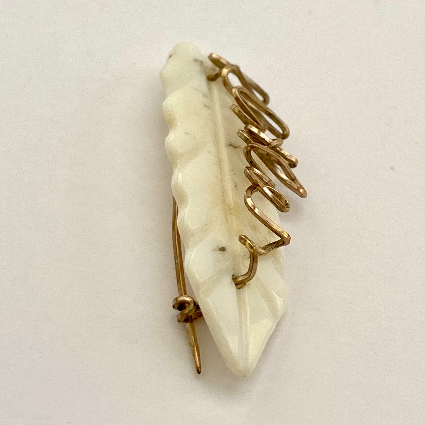 1940s Mother-Of-Pearl Brooch