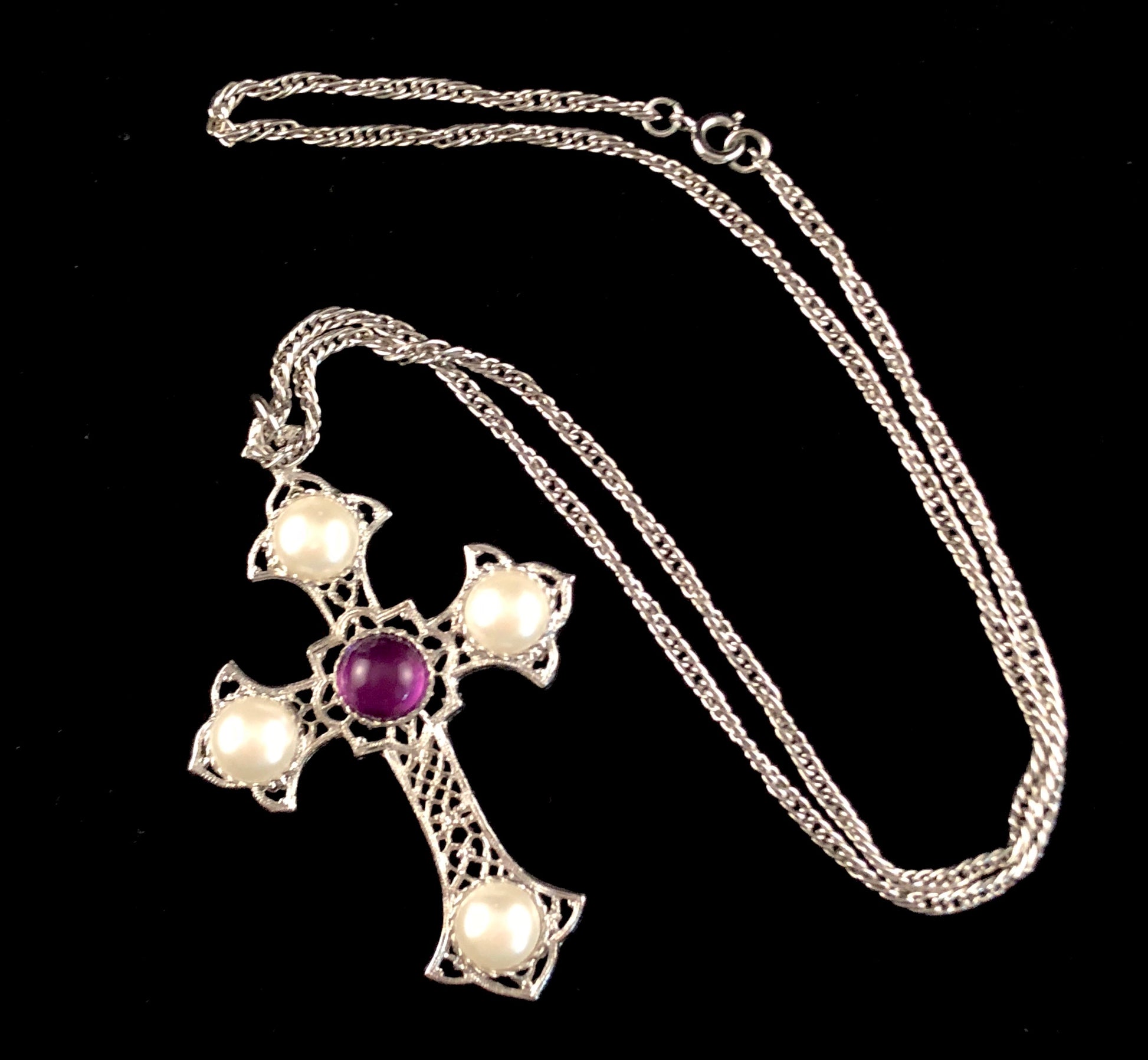 Early to Mid 70s Sarah Coventry Crusader Cross Necklace in Original Box - Retro Kandy Vintage