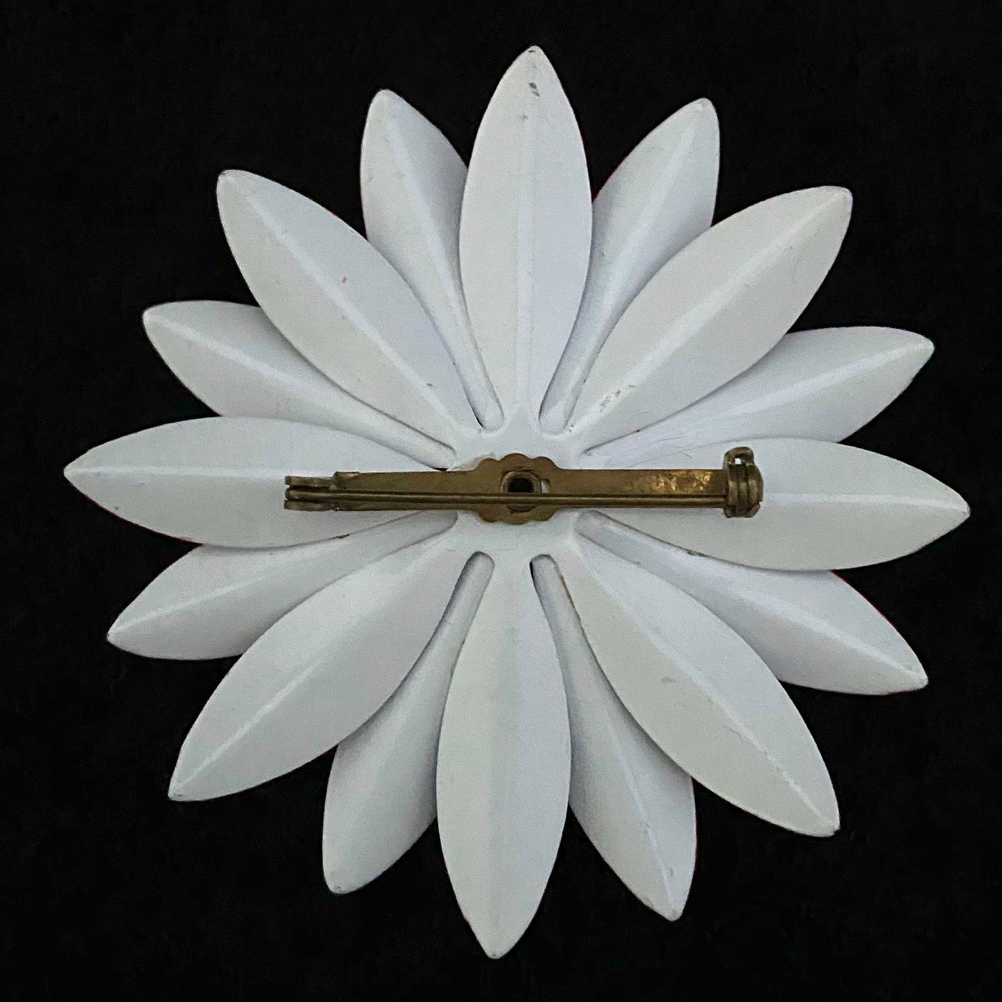 1960s Americana Enamel Flower Brooch - Retro Kandy Vintage